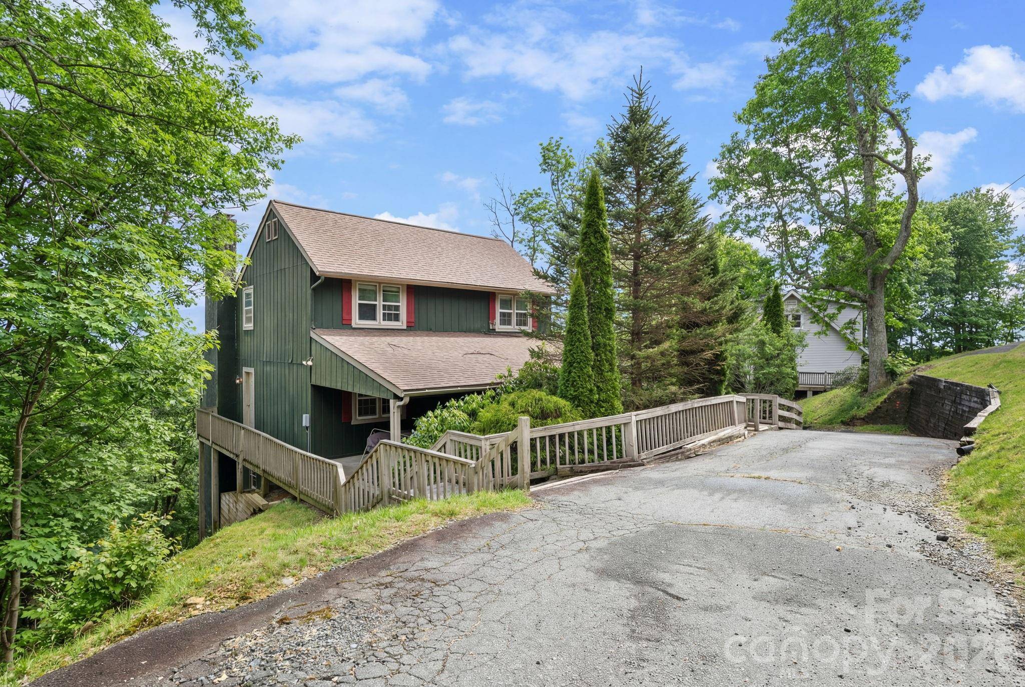 173 Chipmunk LN, Blowing Rock, NC 28605