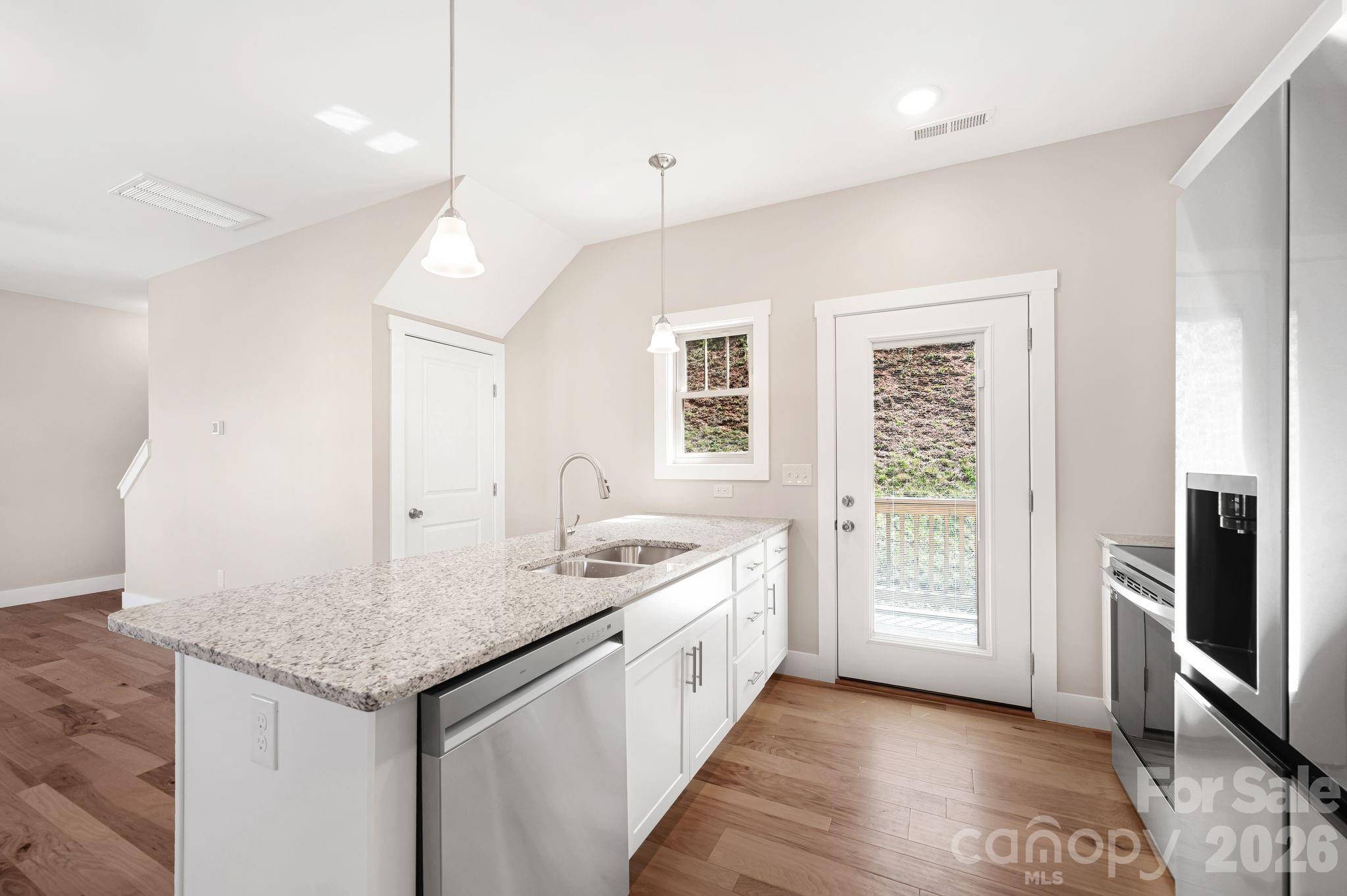 92 Wheeler RD, Weaverville, NC 28787