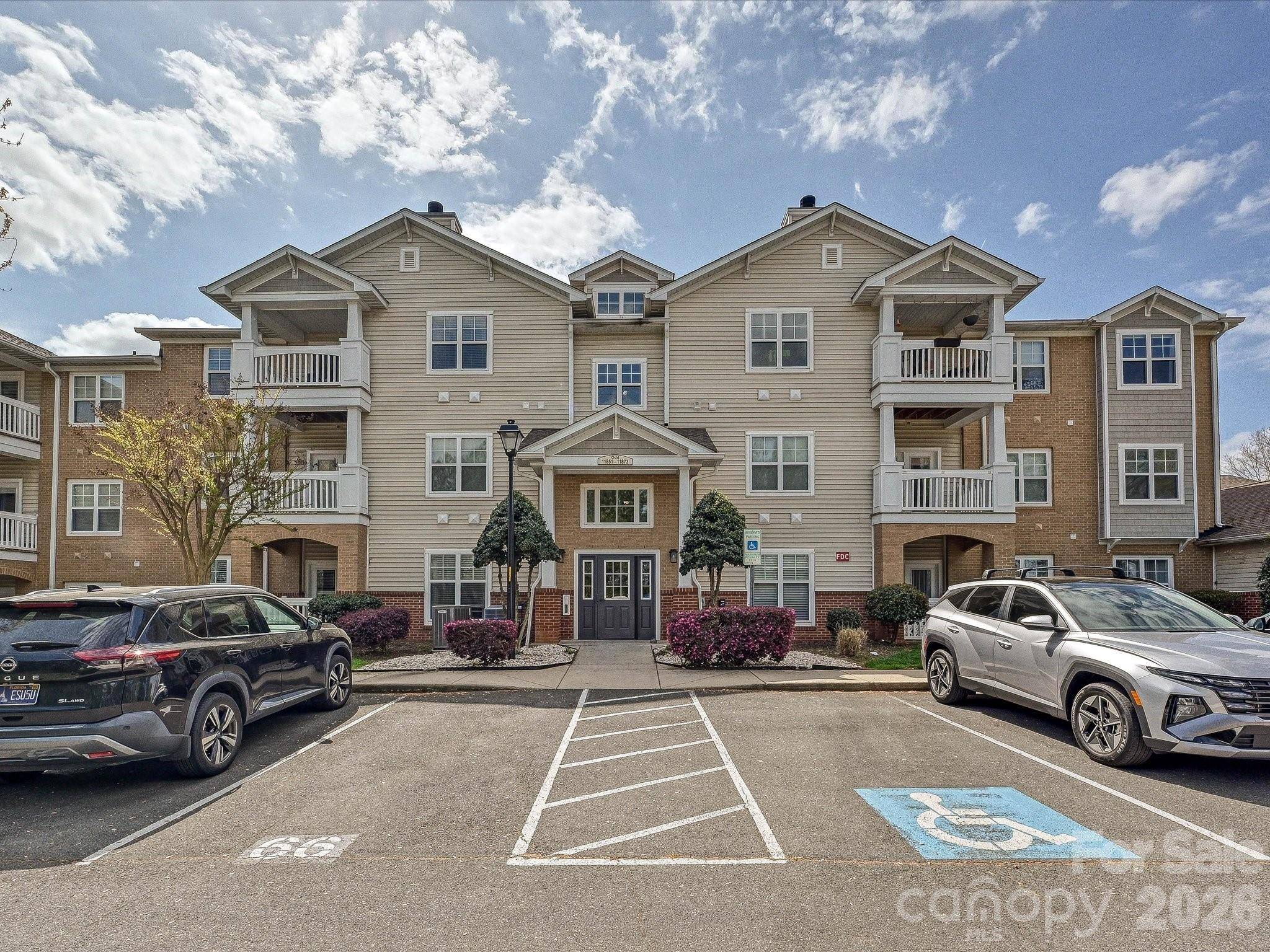11873 Ridgeway Park DR, Charlotte, NC 28277