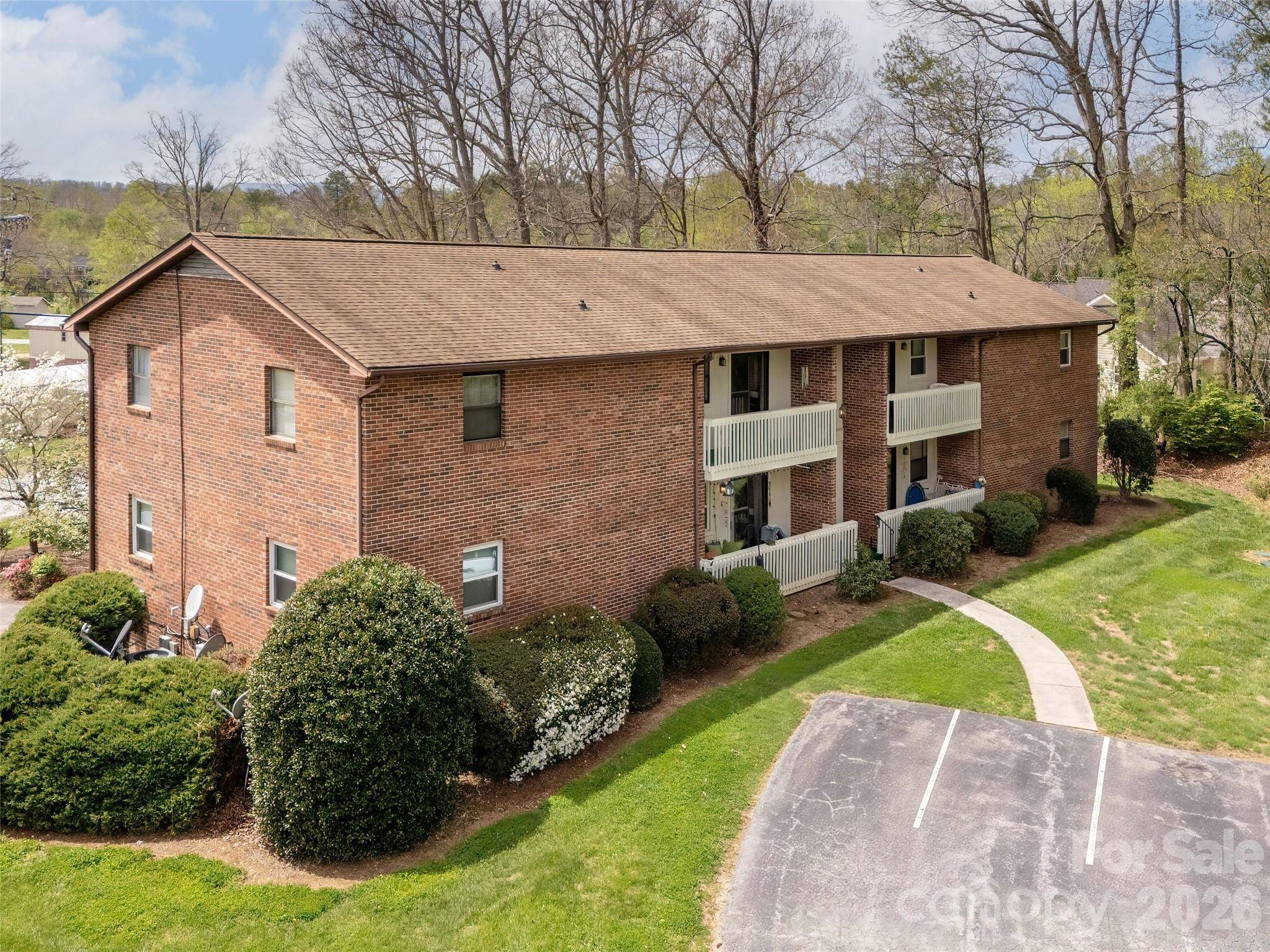 103 Oakwood PL #4, Hendersonville, NC 28792