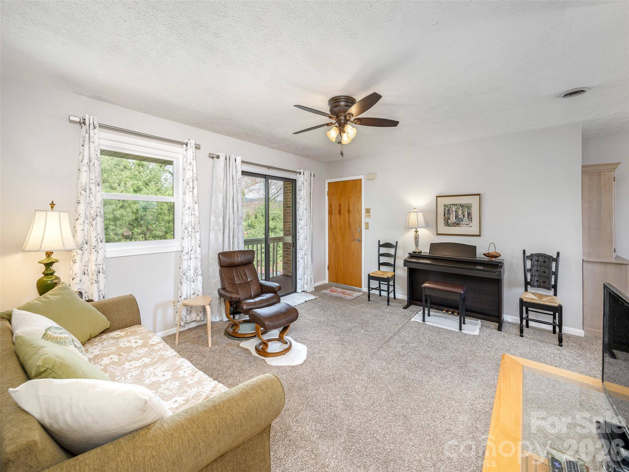 103 Oakwood PL #4, Hendersonville, NC 28792