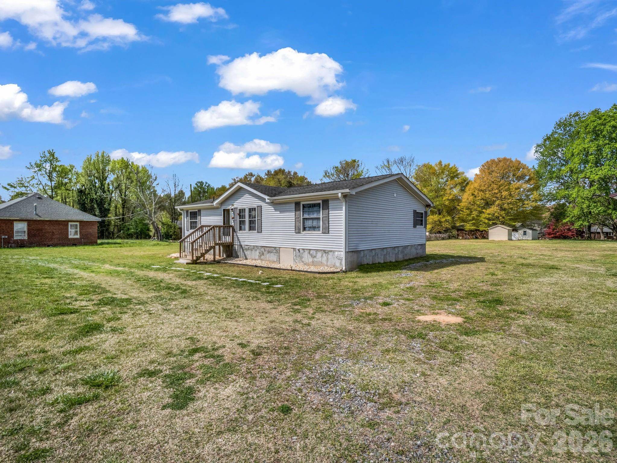 208 Oak DR, Shelby, NC 28150