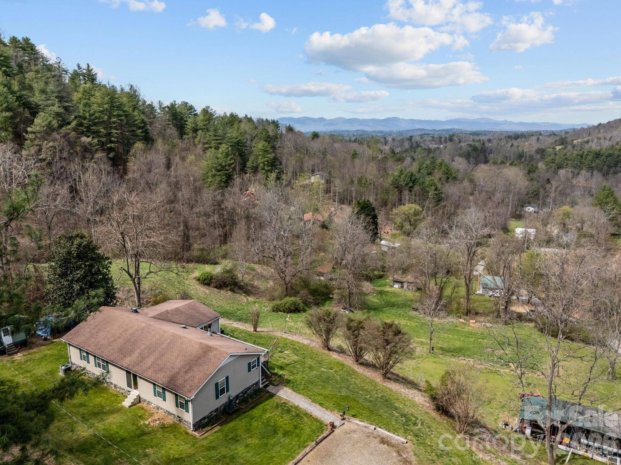 74 Chambers RD, Weaverville, NC 28787