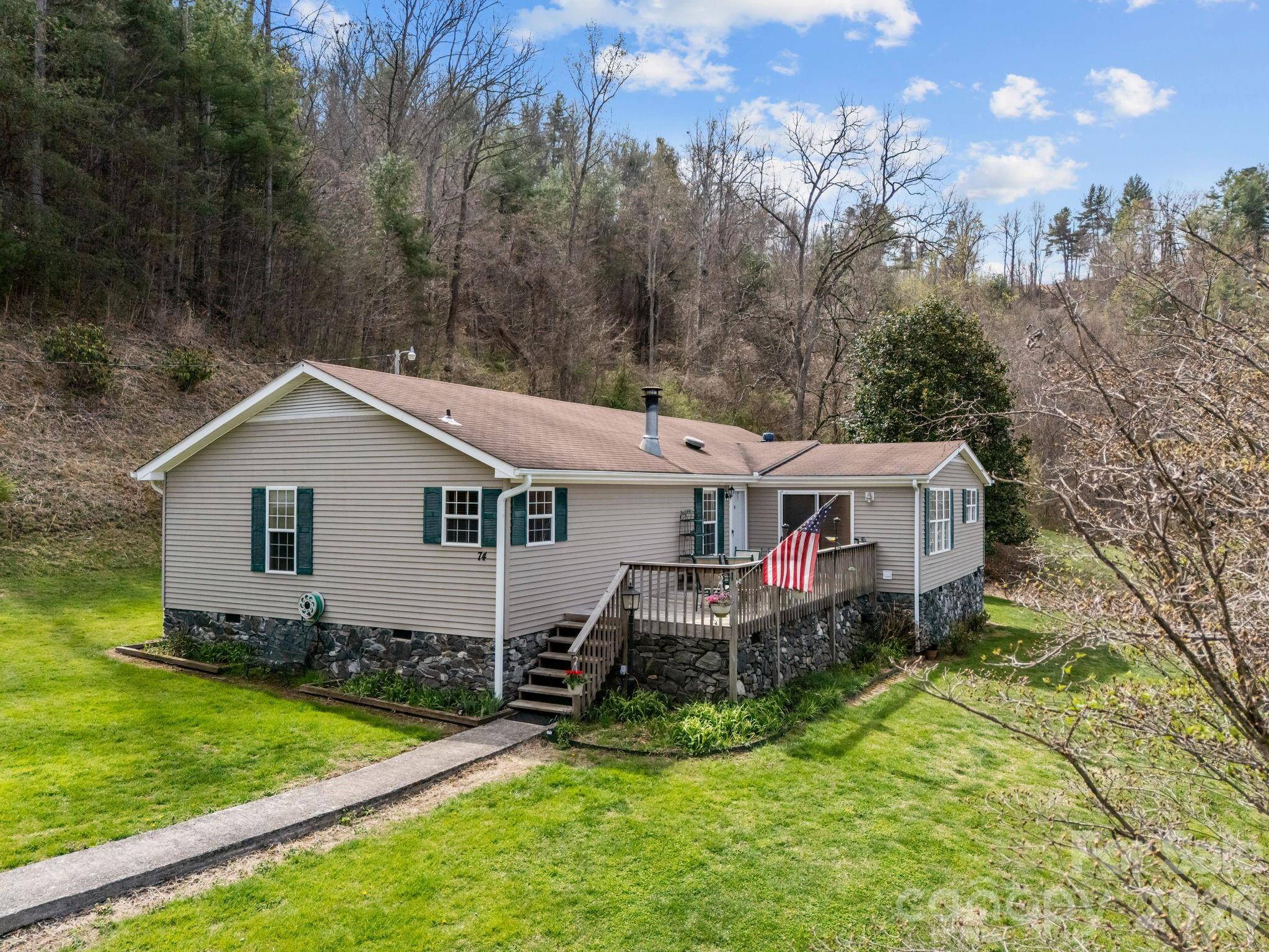74 Chambers RD, Weaverville, NC 28787