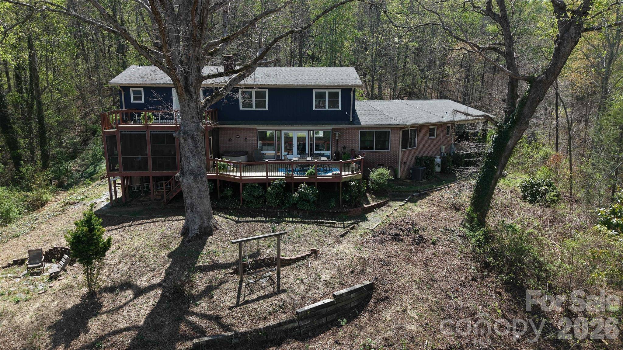 56 E Glenview ST, Marion, NC 28752