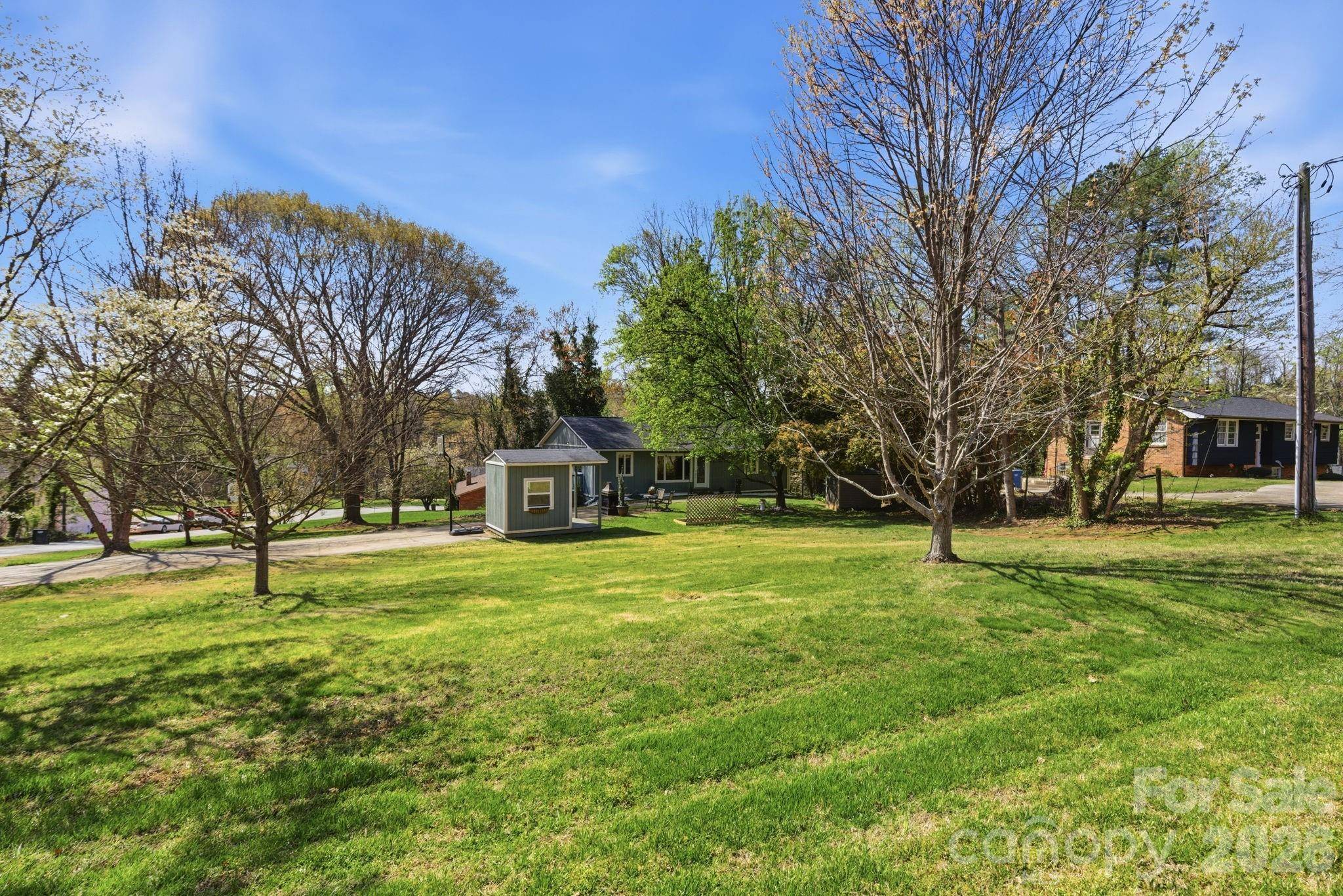 120 42nd Avenue CIR NE, Hickory, NC 28601