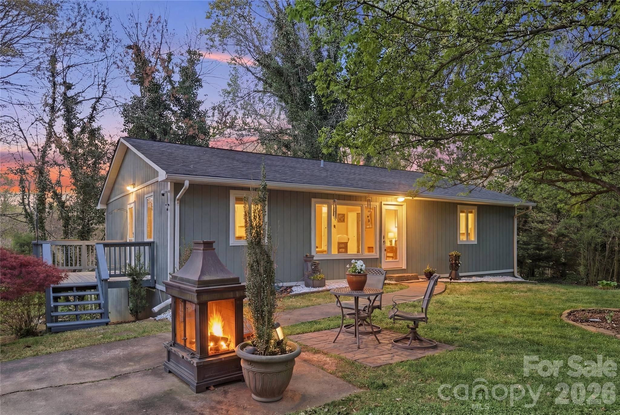 120 42nd Avenue CIR NE, Hickory, NC 28601