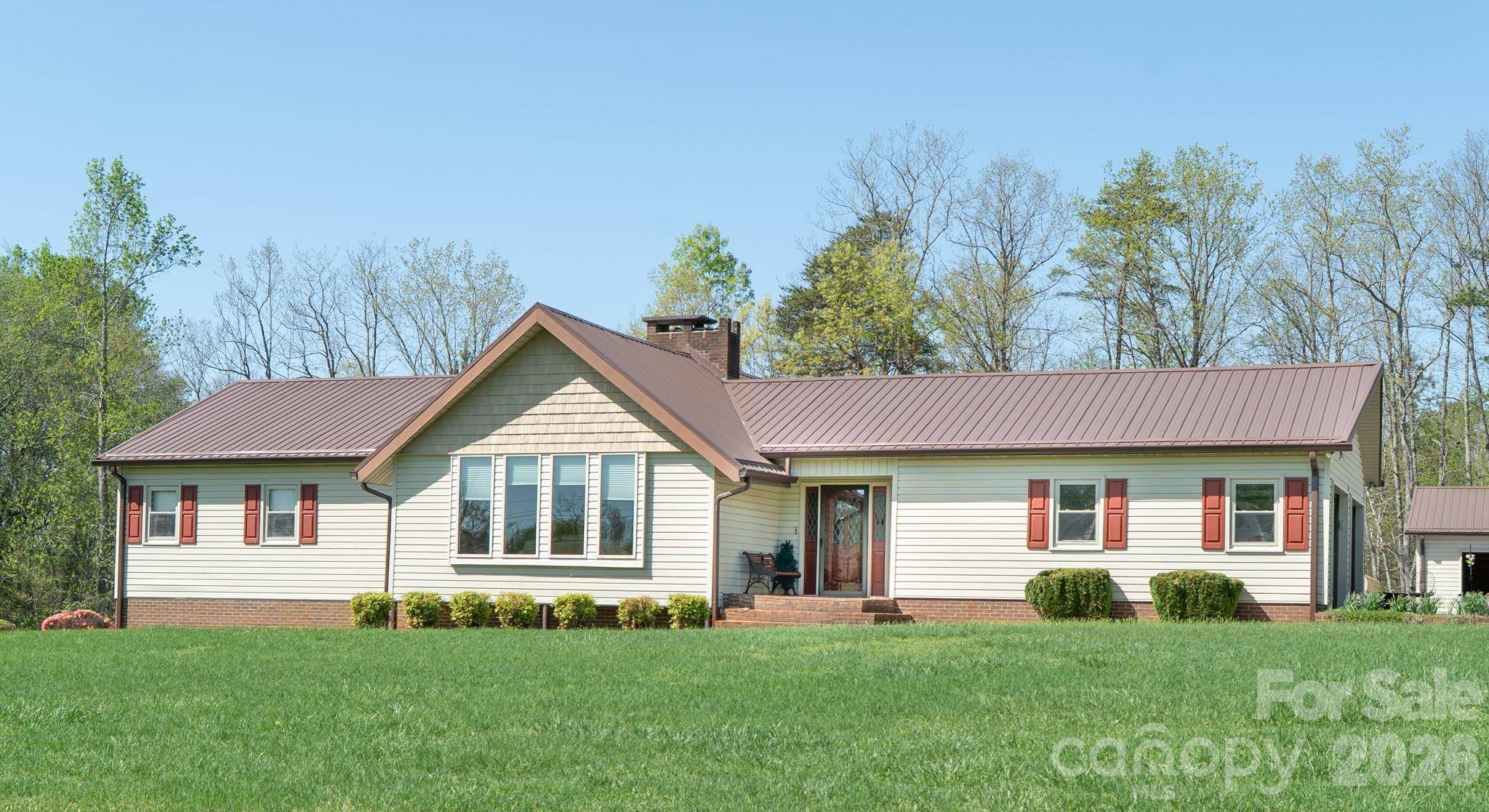 1368 Cajah Mountain RD, Hudson, NC 28638