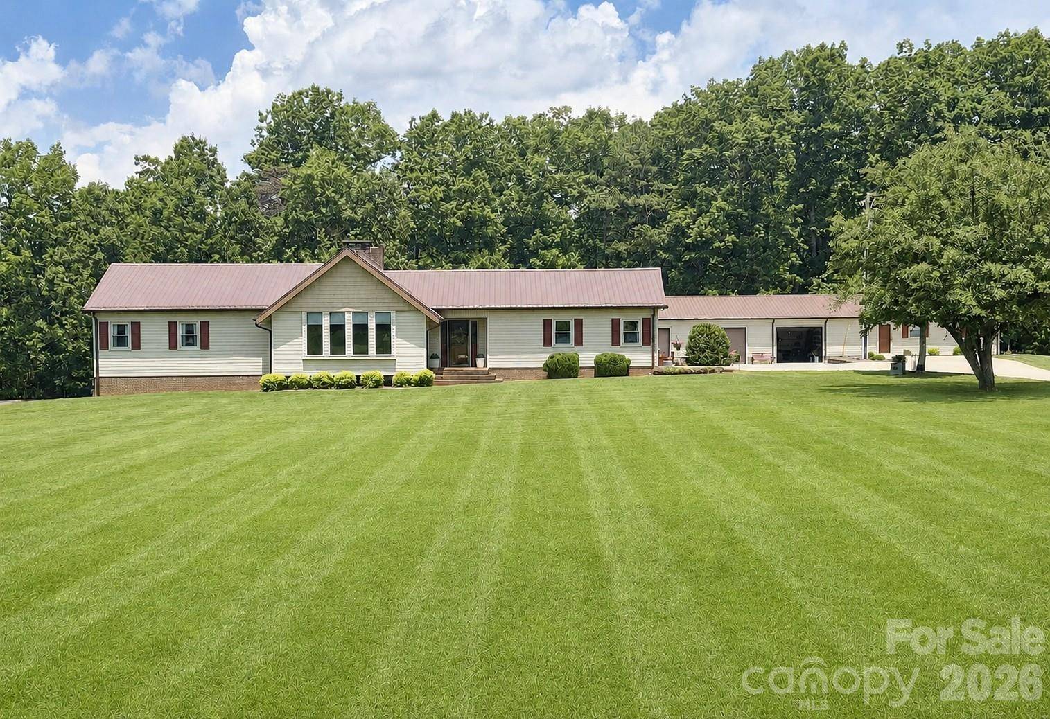 1368 Cajah Mountain RD, Hudson, NC 28638