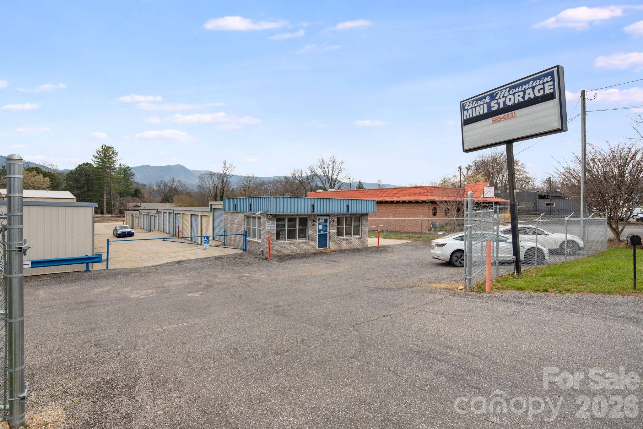 440 E State ST, Black Mountain, NC 28711