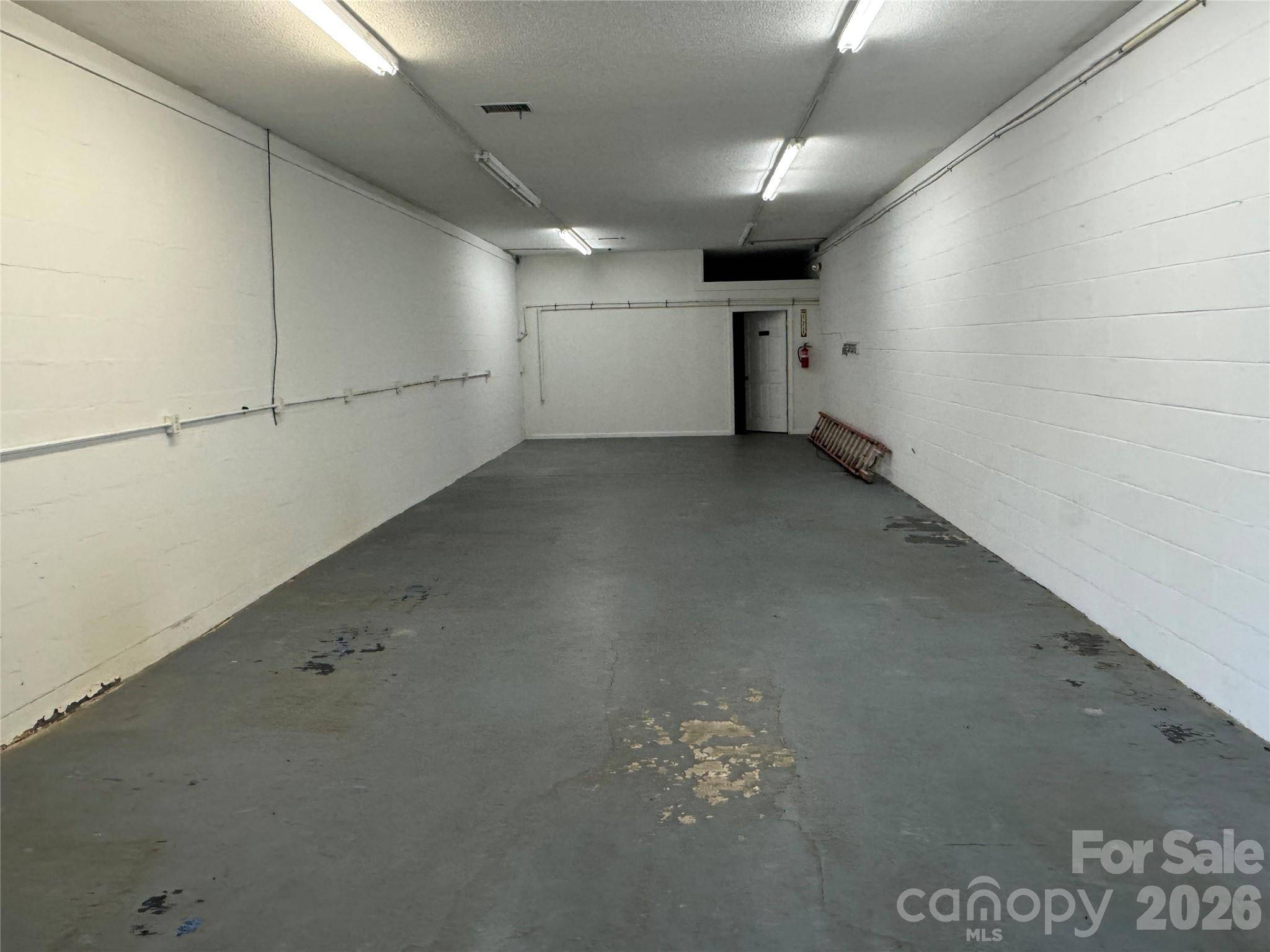 124 Fairway Shopping Center ST, Hudson, NC 28638