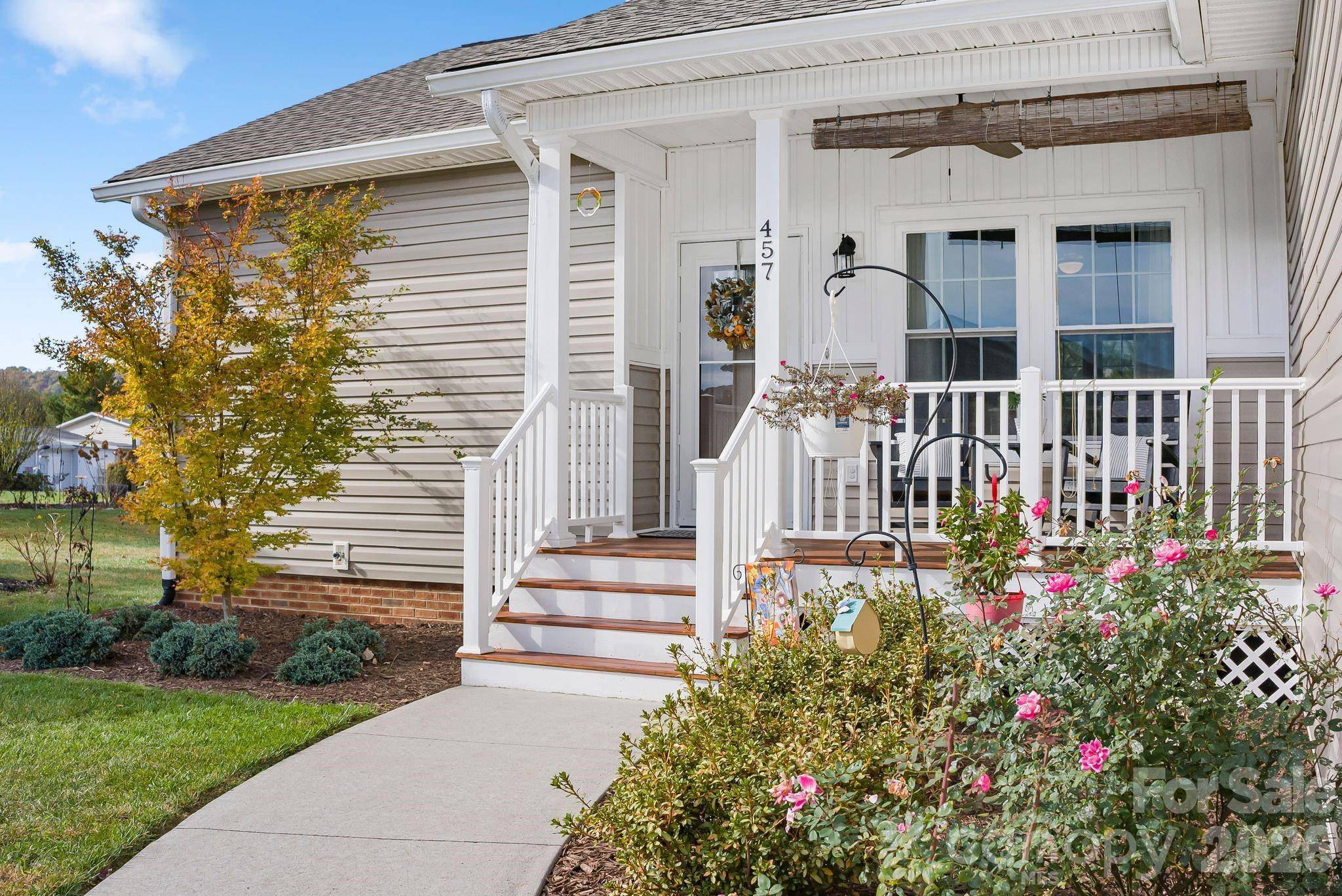 457 Riverwind DR, Hendersonville, NC 28739