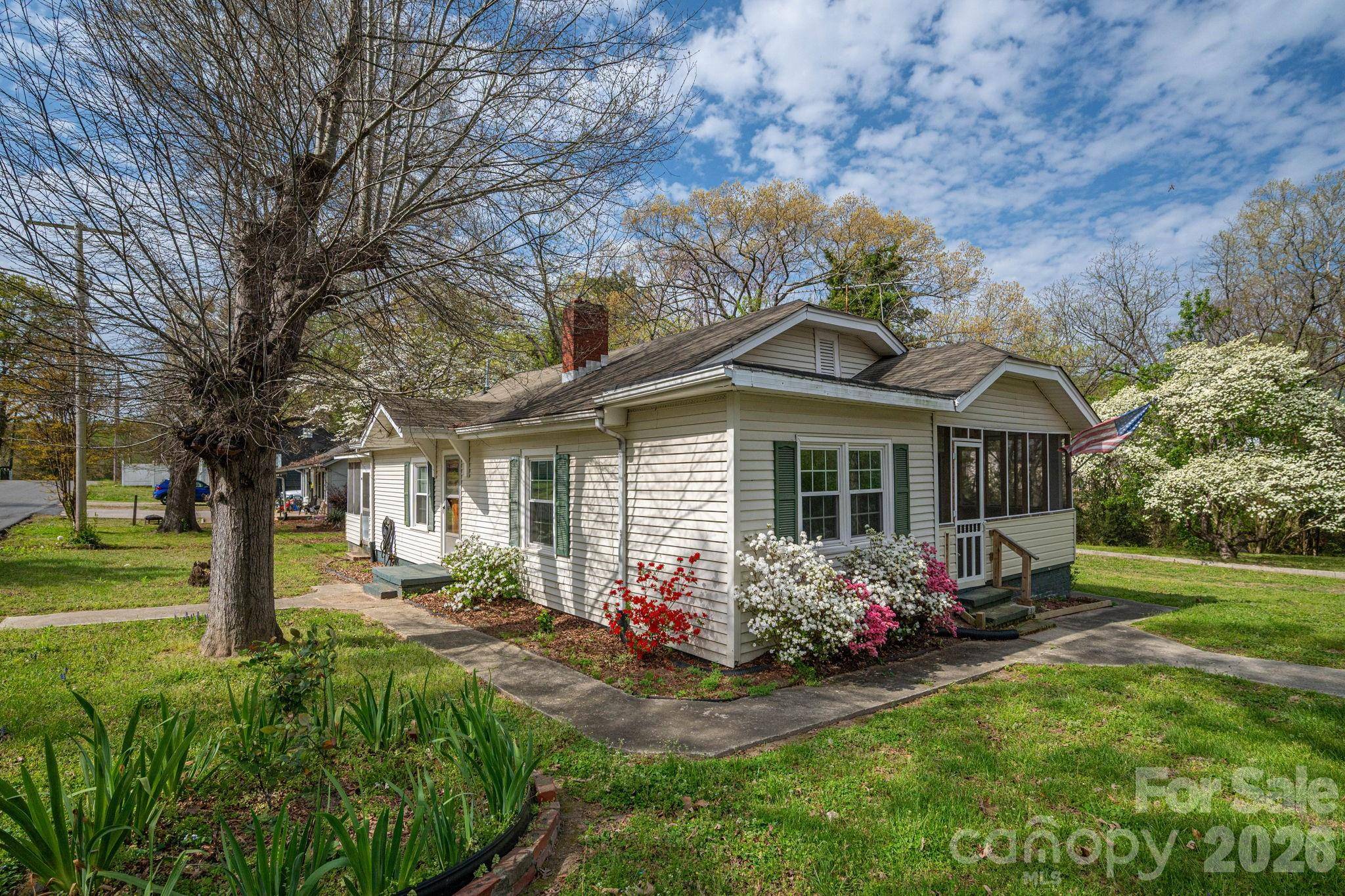 111 E Carlton ST, Dallas, NC 28034