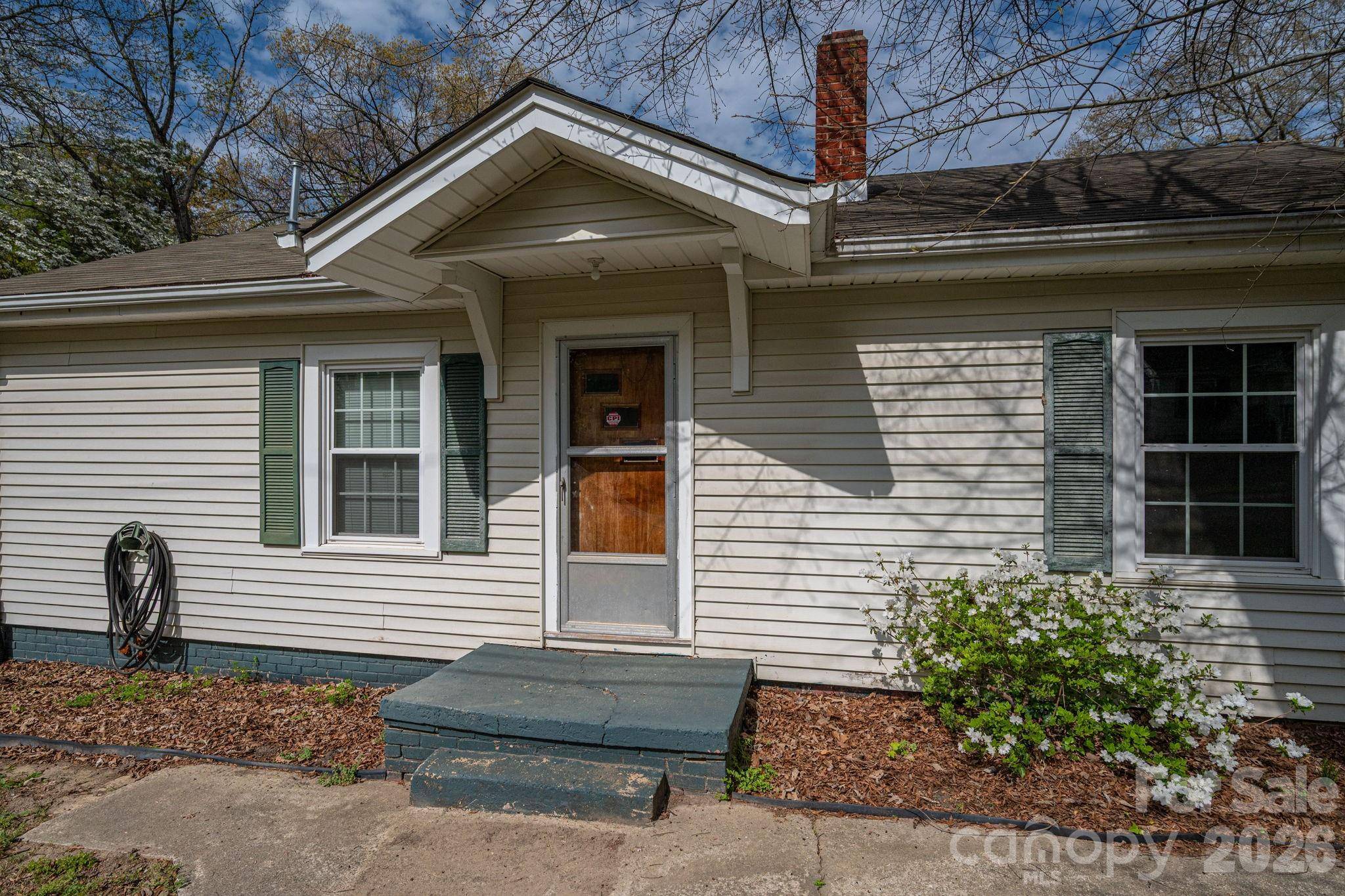 111 E Carlton ST, Dallas, NC 28034