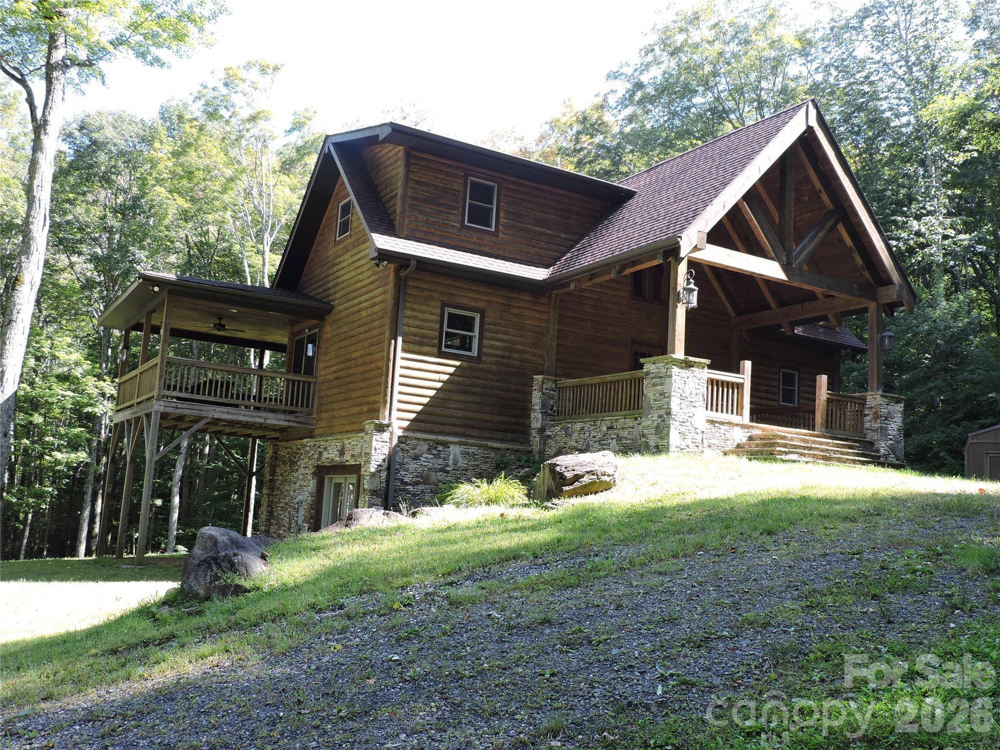 103 Chucks LN, Bakersville, NC 28705