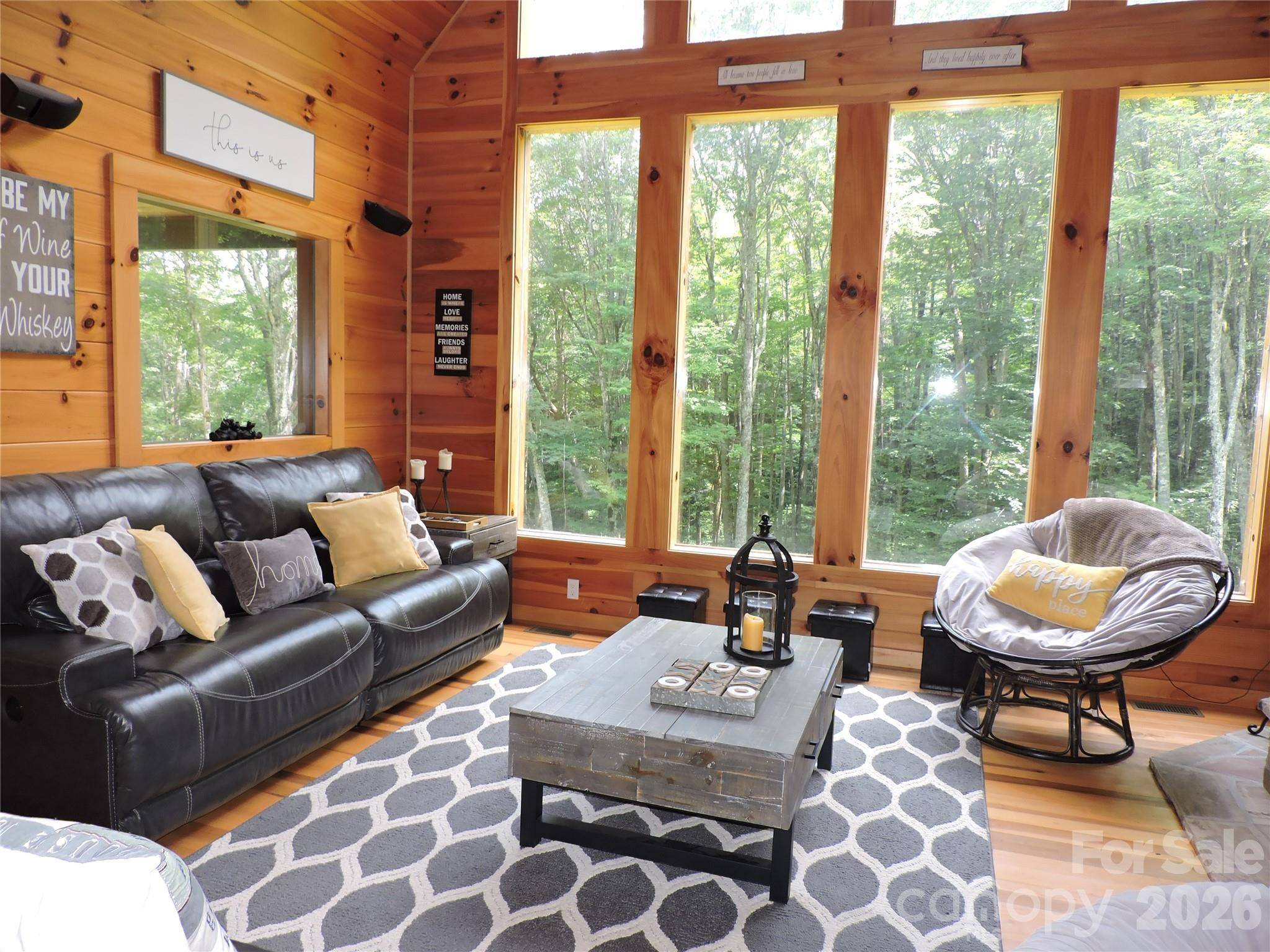 103 Chucks LN, Bakersville, NC 28705