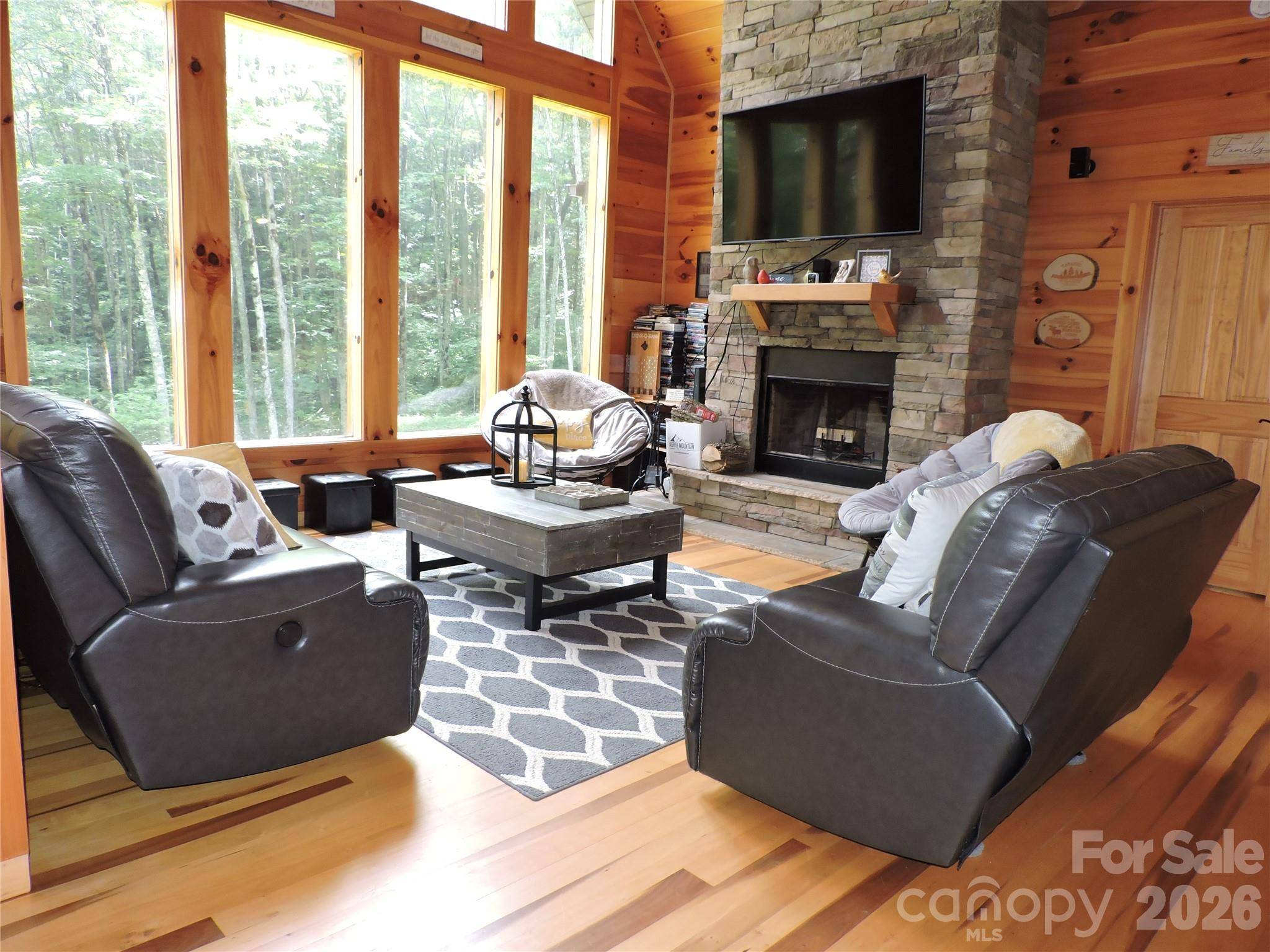 103 Chucks LN, Bakersville, NC 28705