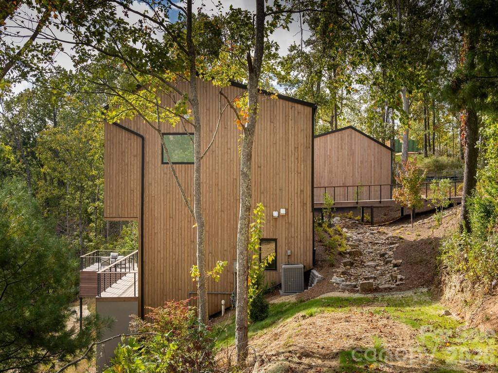 631 Elk Mountain Scenic HWY, Asheville, NC 28804