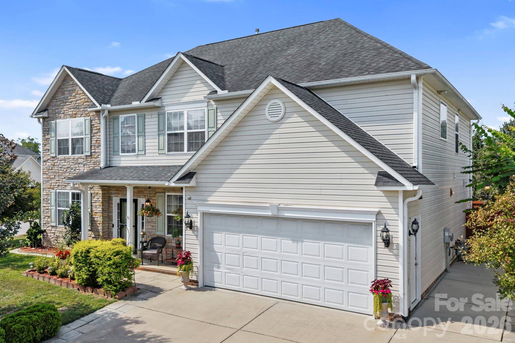 2 Breyerton CT, Asheville, NC 28804