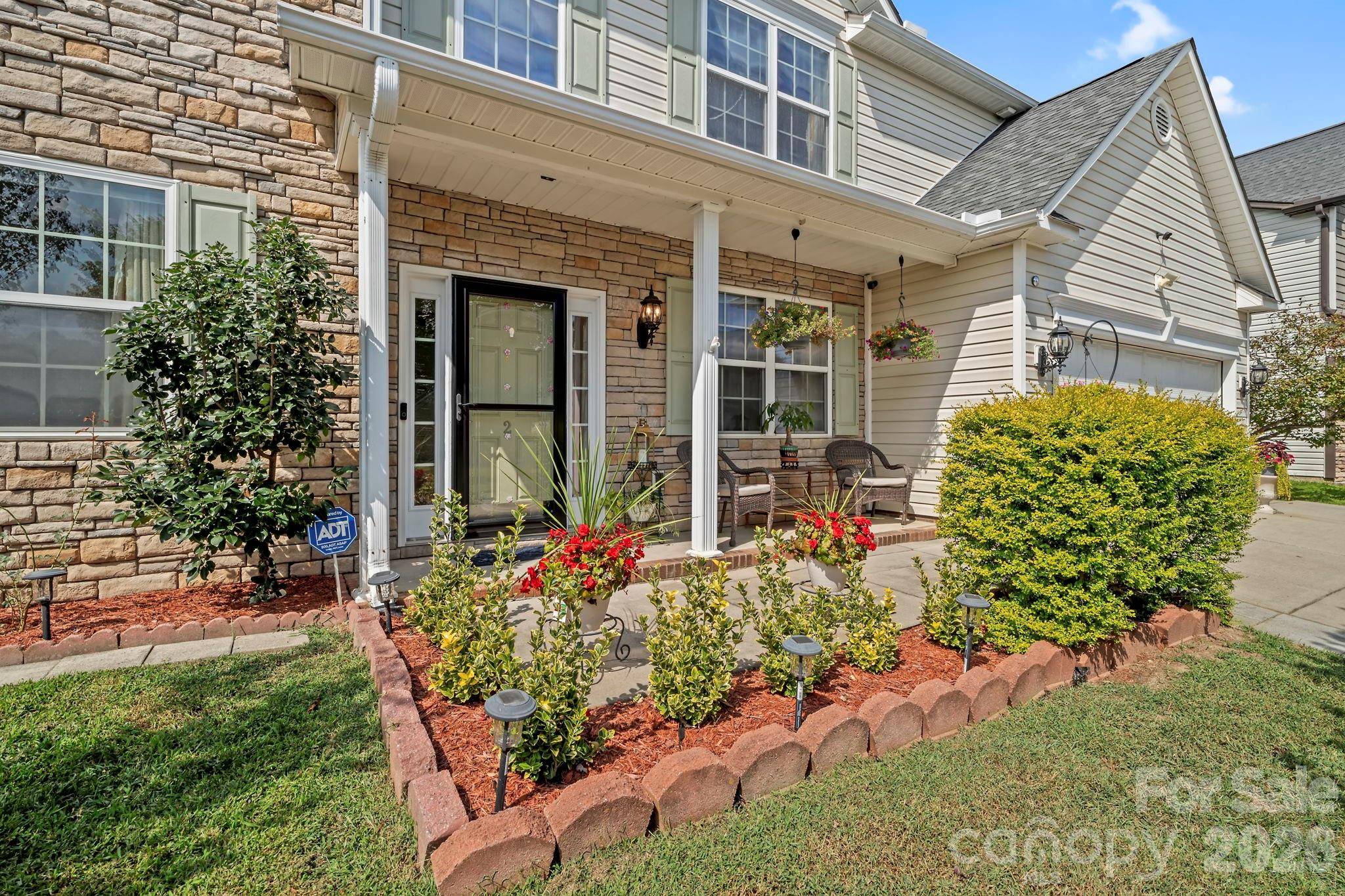 2 Breyerton CT, Asheville, NC 28804