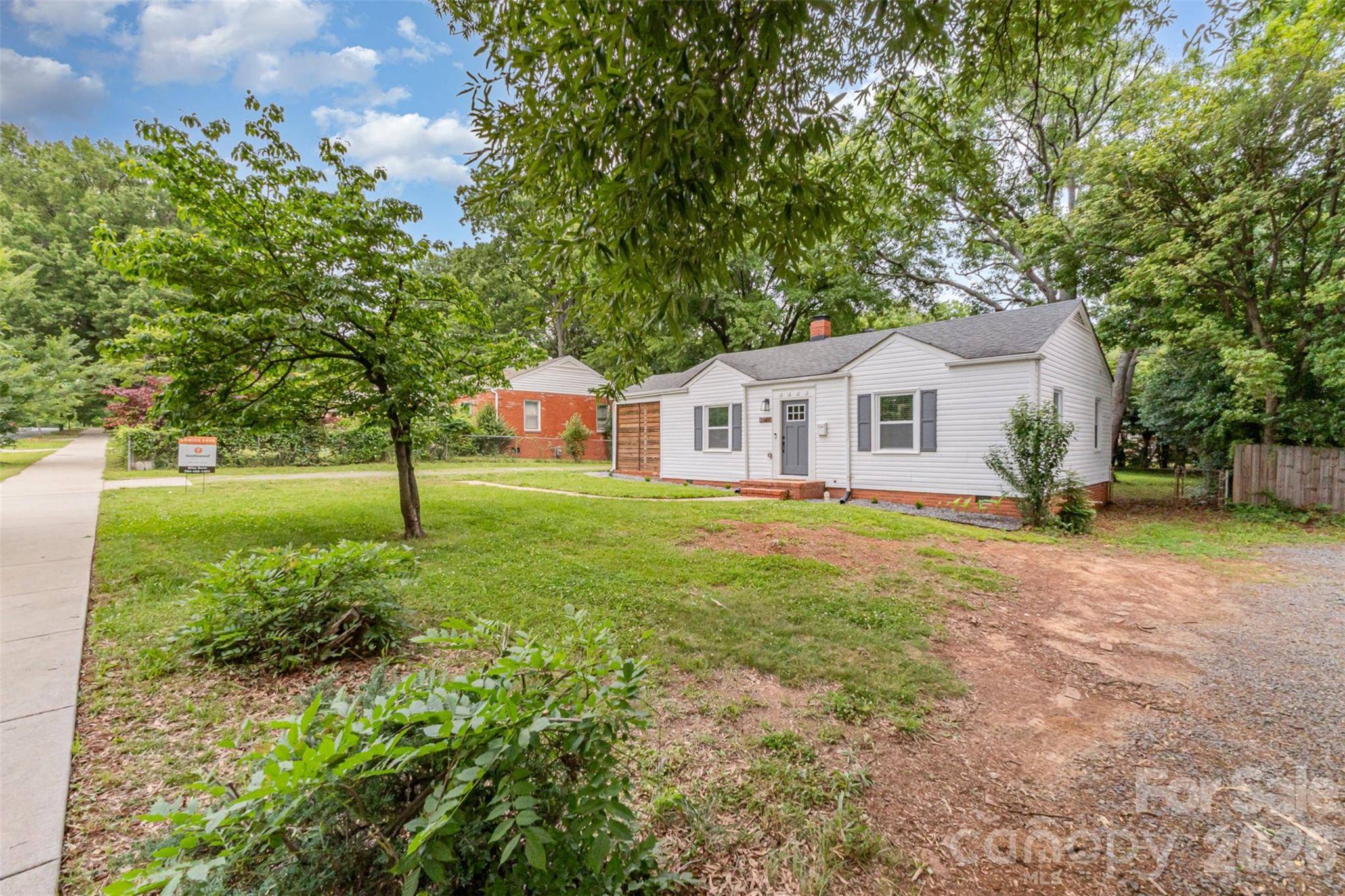 2601 Ashley RD, Charlotte, NC 28208