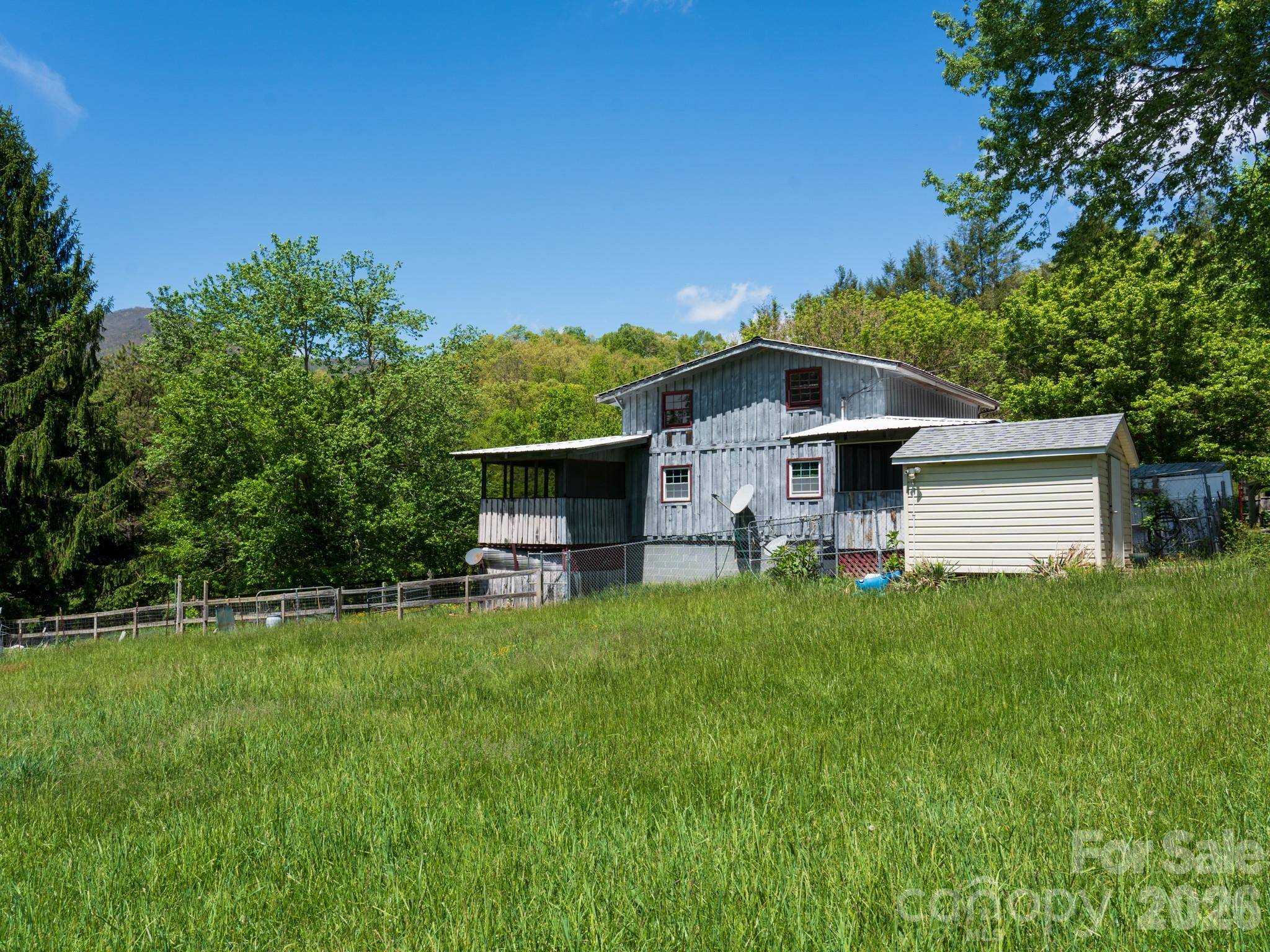 838 Hidden Valley RD, Clyde, NC 28721