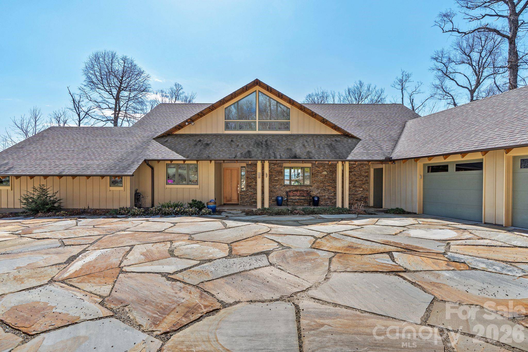 588 Long Branch RD, Swannanoa, NC 28778