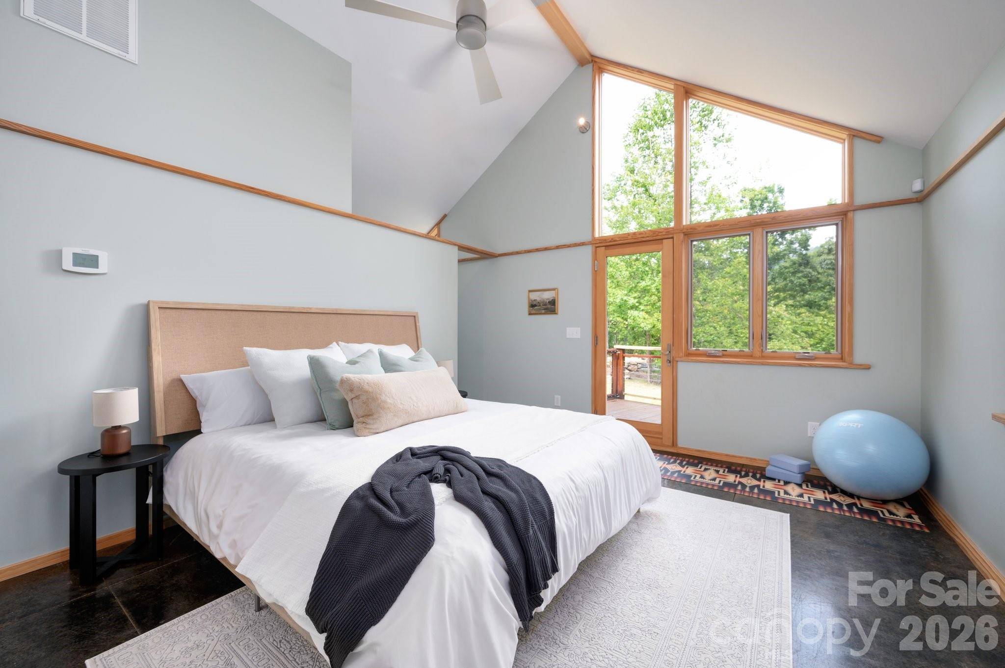 588 Long Branch RD, Swannanoa, NC 28778