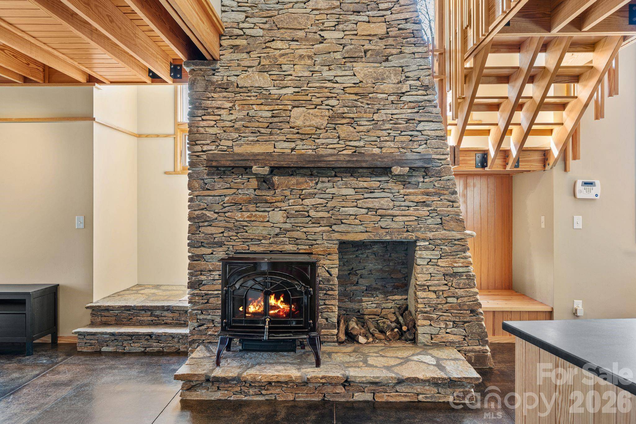 588 Long Branch RD, Swannanoa, NC 28778