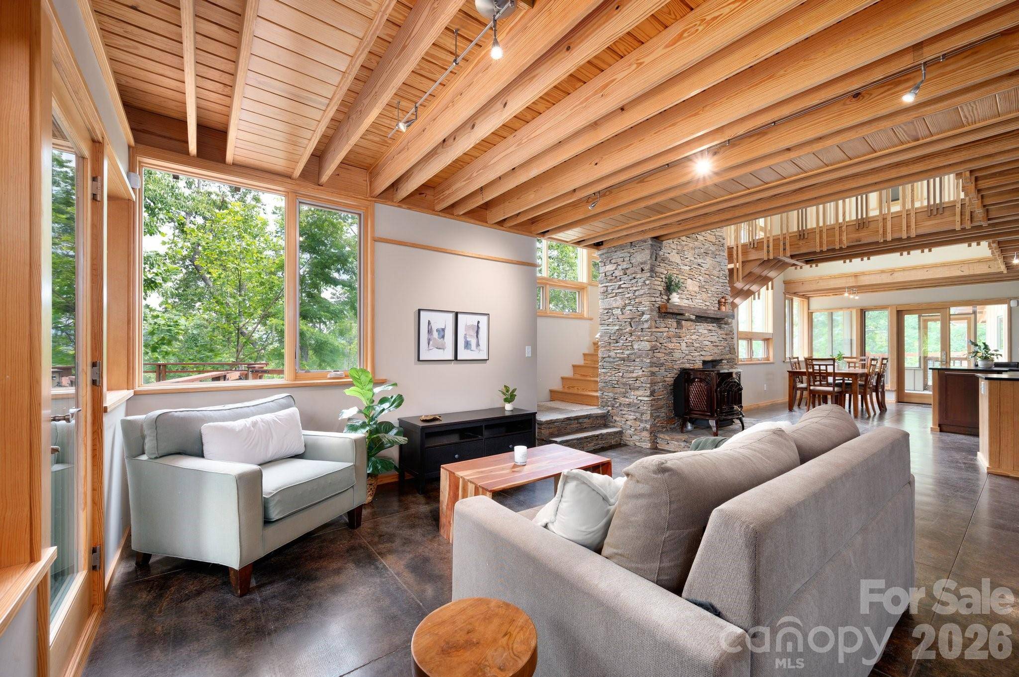 588 Long Branch RD, Swannanoa, NC 28778