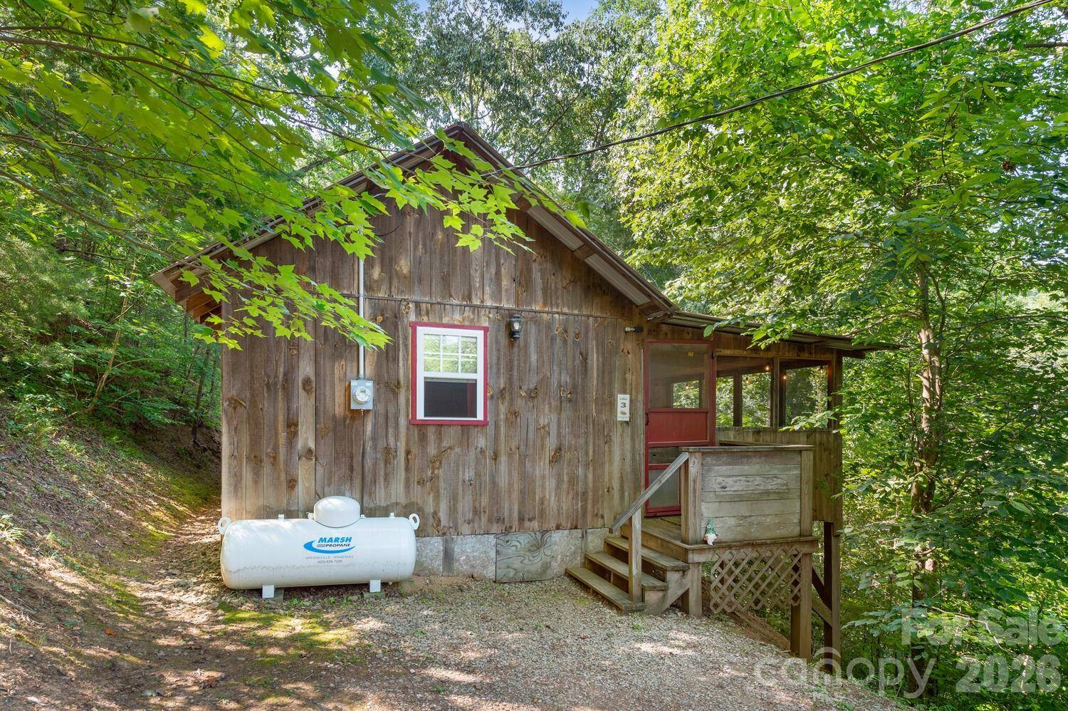 286 Rebel DR, Hot Springs, NC 28743