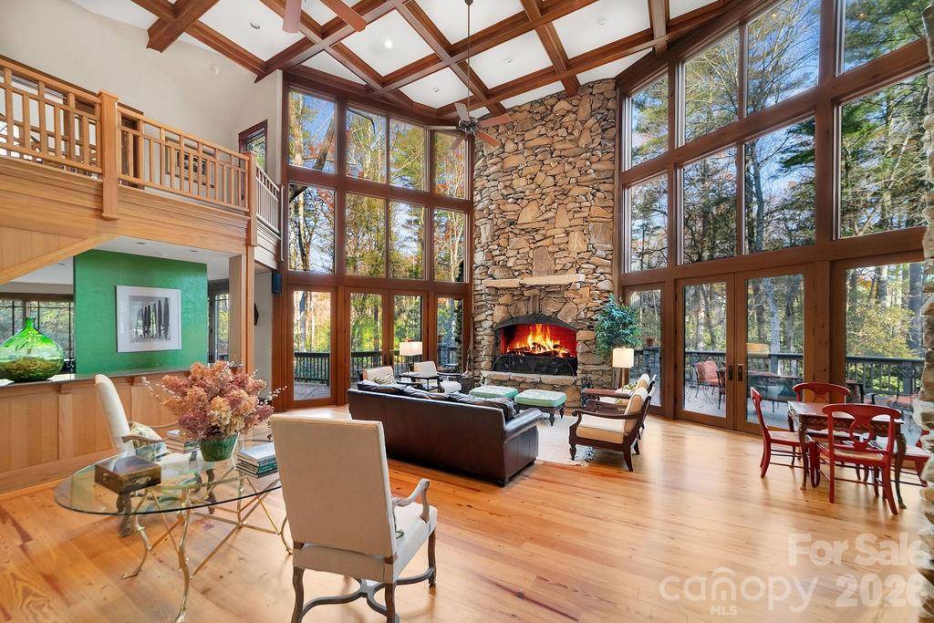 46 Mills Creek DR, Lake Toxaway, NC 28747