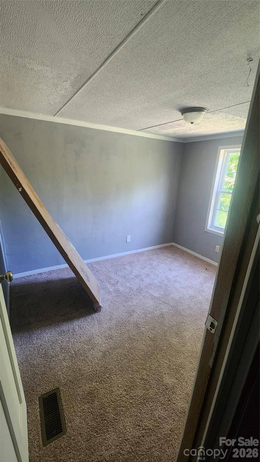 802 W 15th ST, Newton, NC 28658