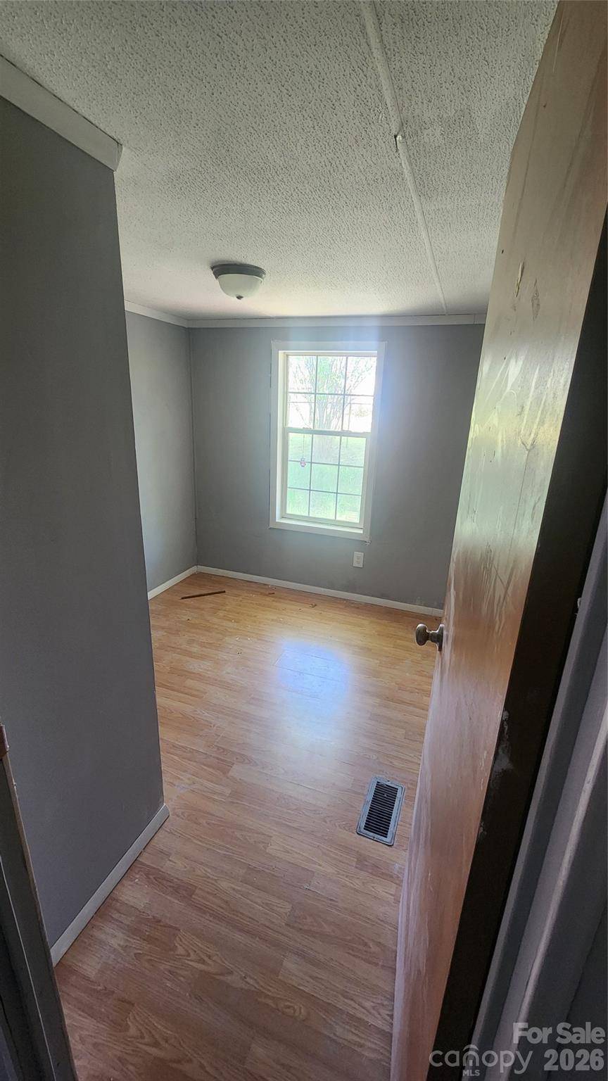 802 W 15th ST, Newton, NC 28658