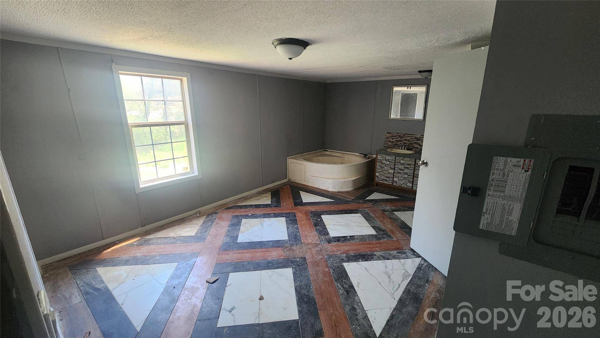 802 W 15th ST, Newton, NC 28658