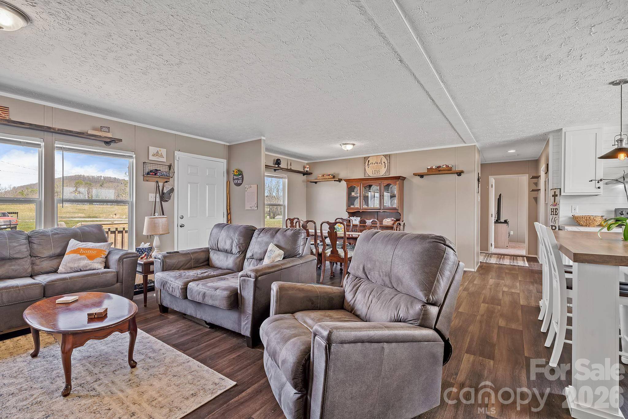 59 Alberto WAY, Hendersonville, NC 28792