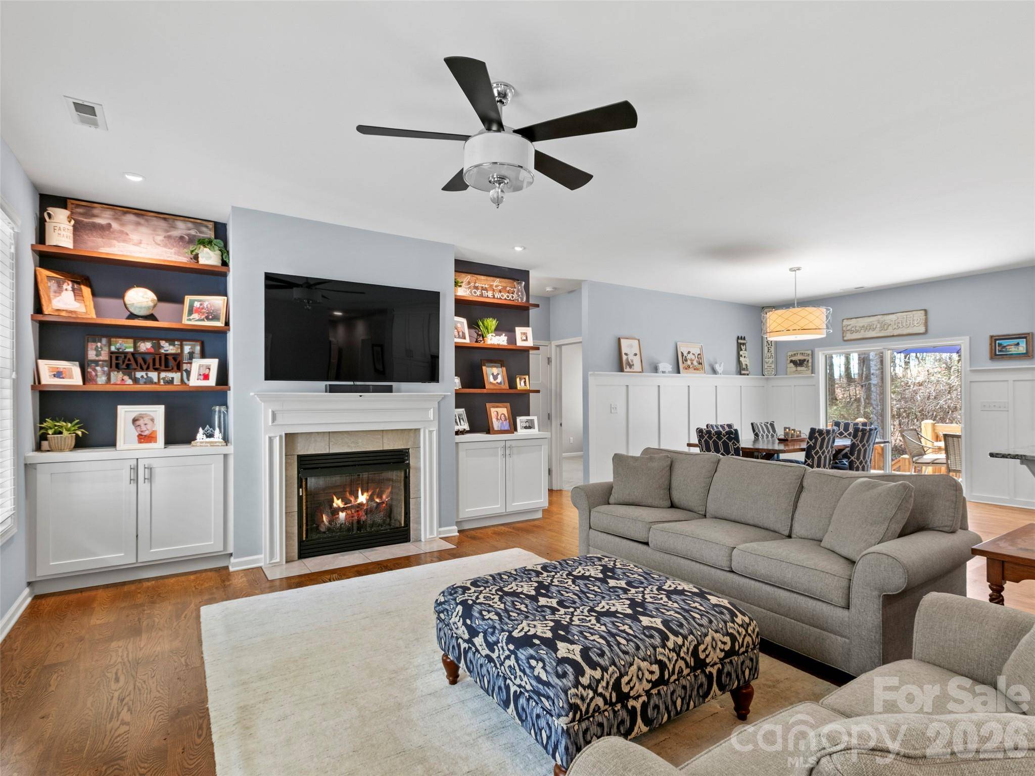 290 Sweetwater Hills DR, Hendersonville, NC 28791