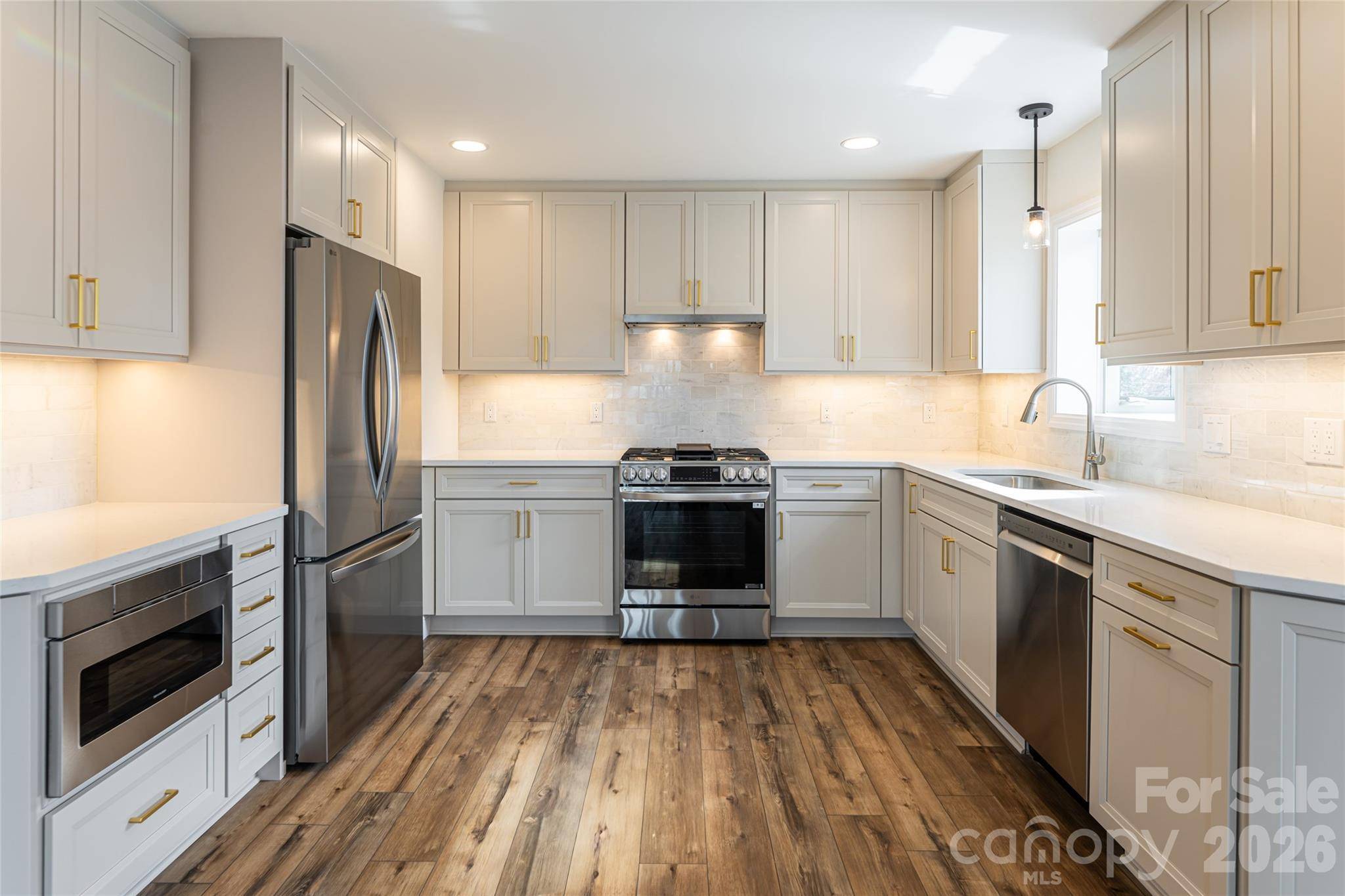 1203 Fleetwood PLZ, Hendersonville, NC 28739