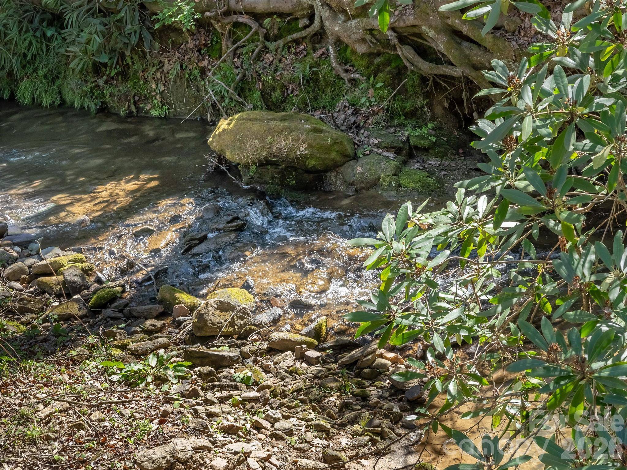 40 Morning Dove LN, Flat Rock, NC 28731