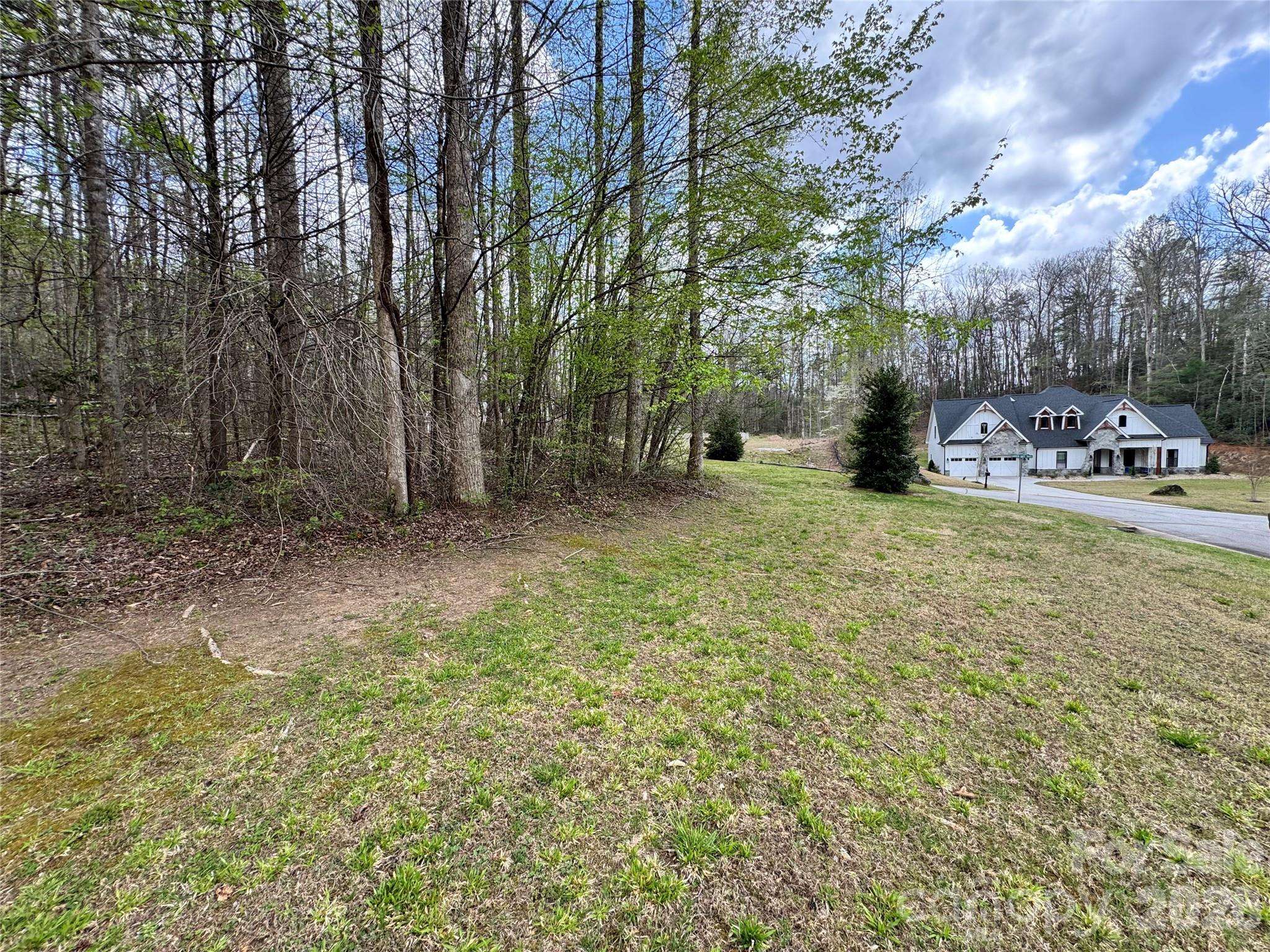 101 Autumn Leaves WAY, Marietta, SC 29661