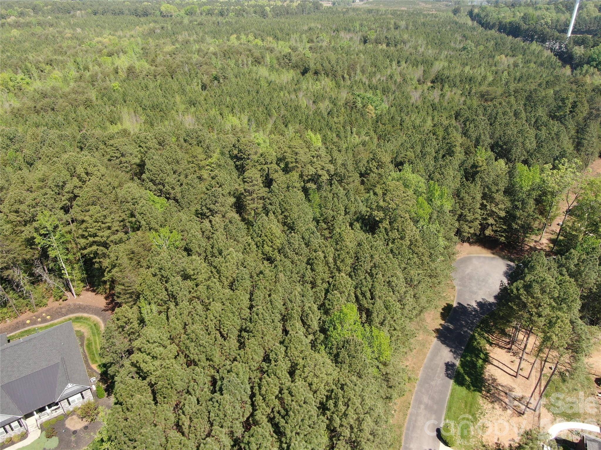 123 Summerlake DR, New London, NC 28127