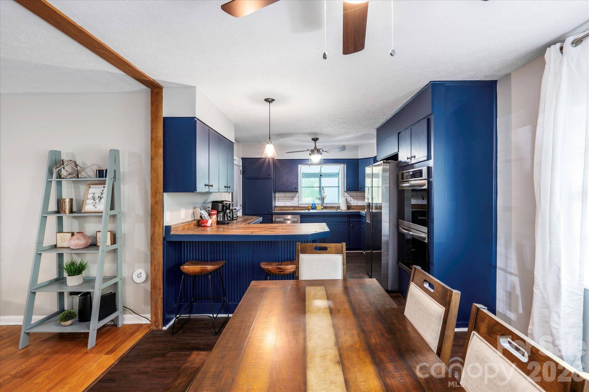 23 Springwood DR, Asheville, NC 28805