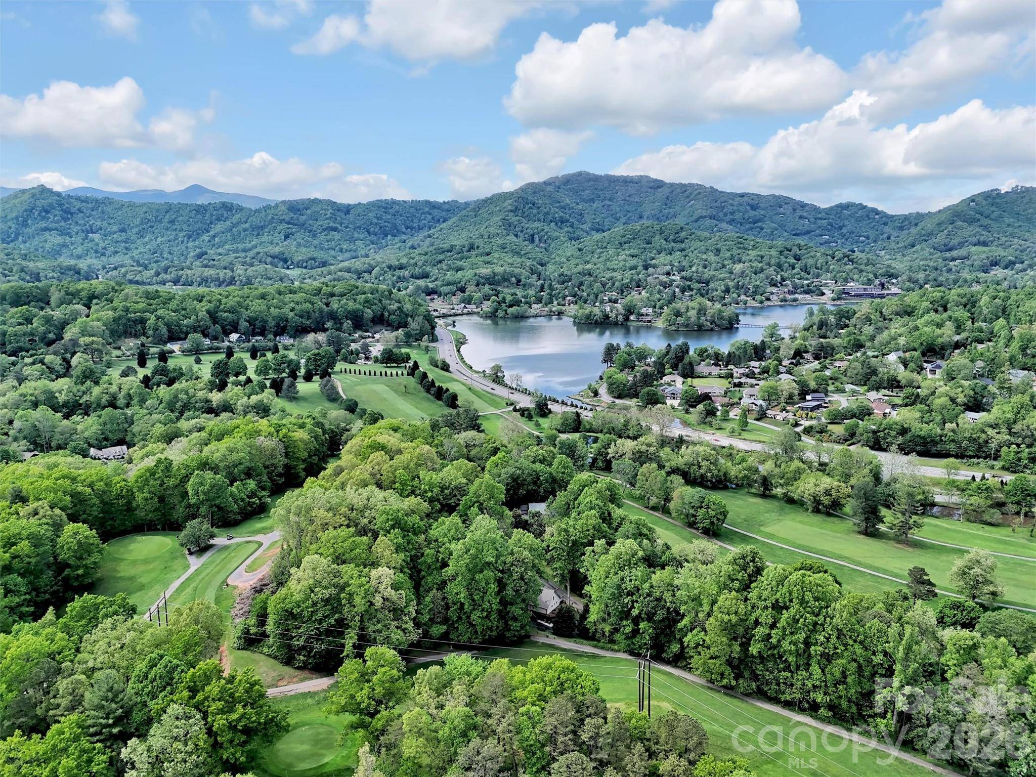 186 Aldersgate RD, Waynesville, NC 28786