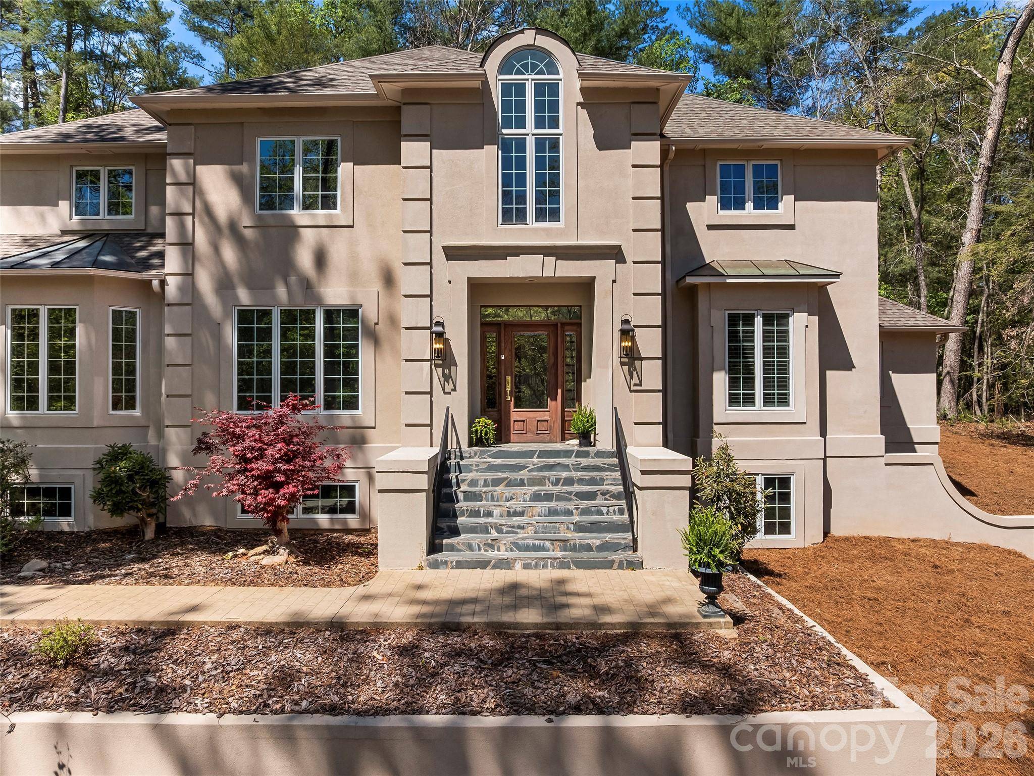 3 Fir Tree LN, Asheville, NC 28803