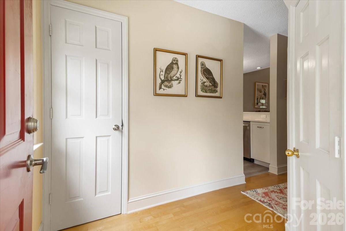 6 Willow Tree RUN, Asheville, NC 28803