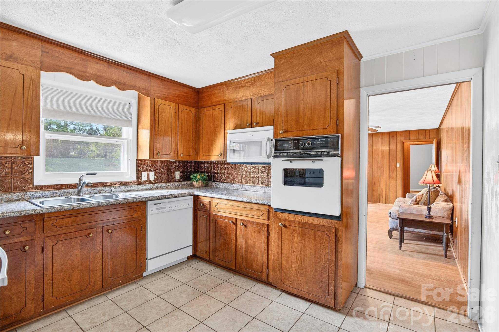 821 Woods DR, Statesville, NC 28677