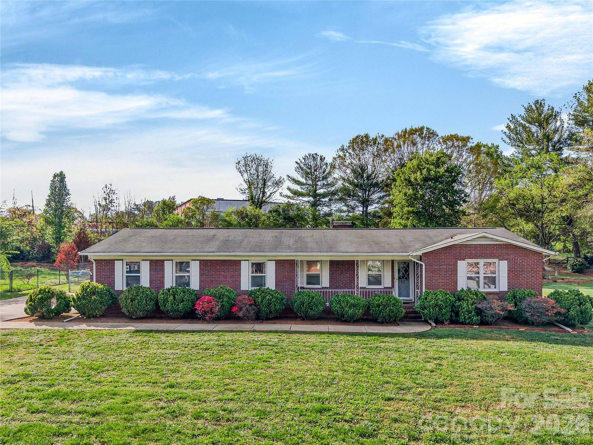 821 Woods DR, Statesville, NC 28677