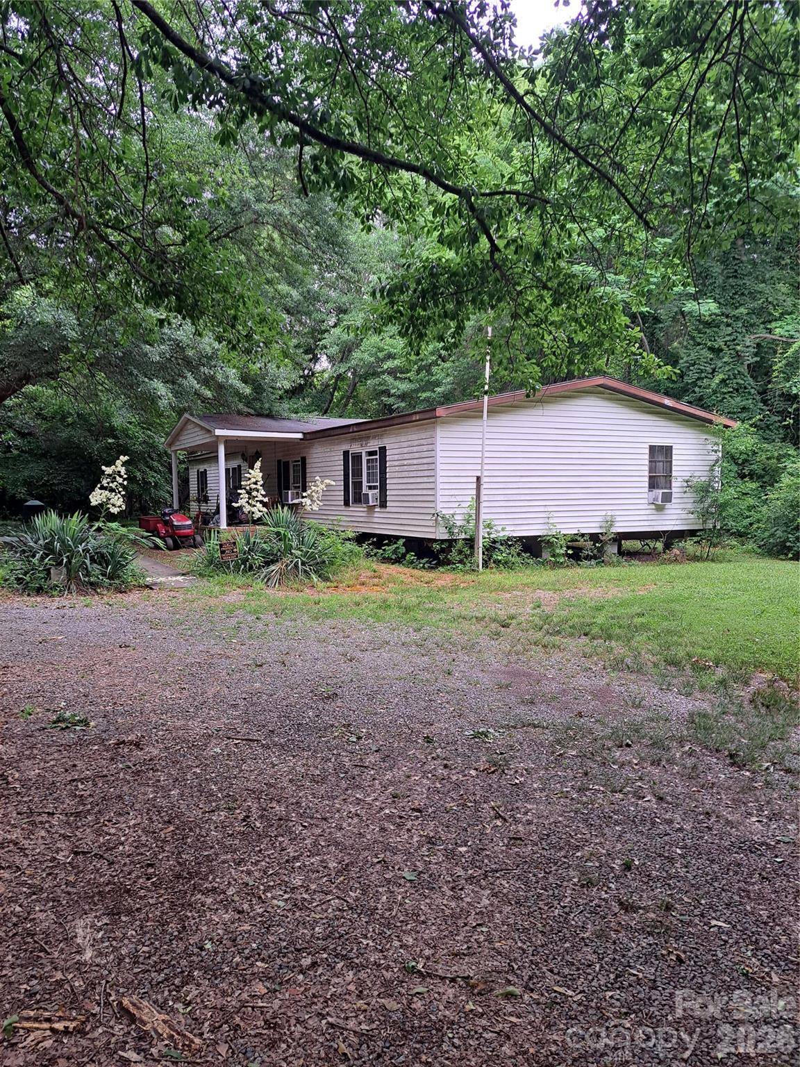 5023 Dogwood LN, Stanley, NC 28164