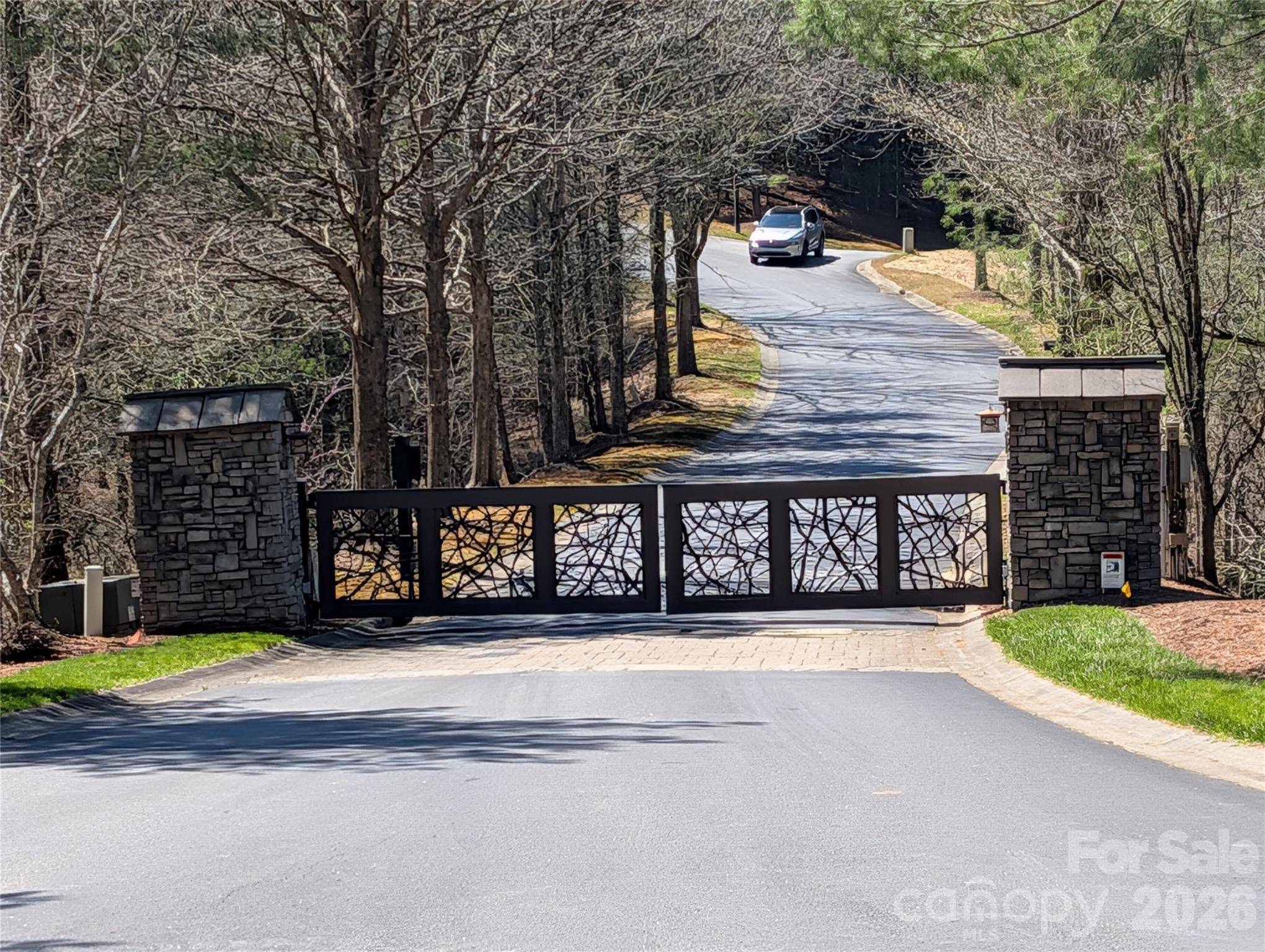 1094 Mills River WAY, Horse Shoe, NC 28742