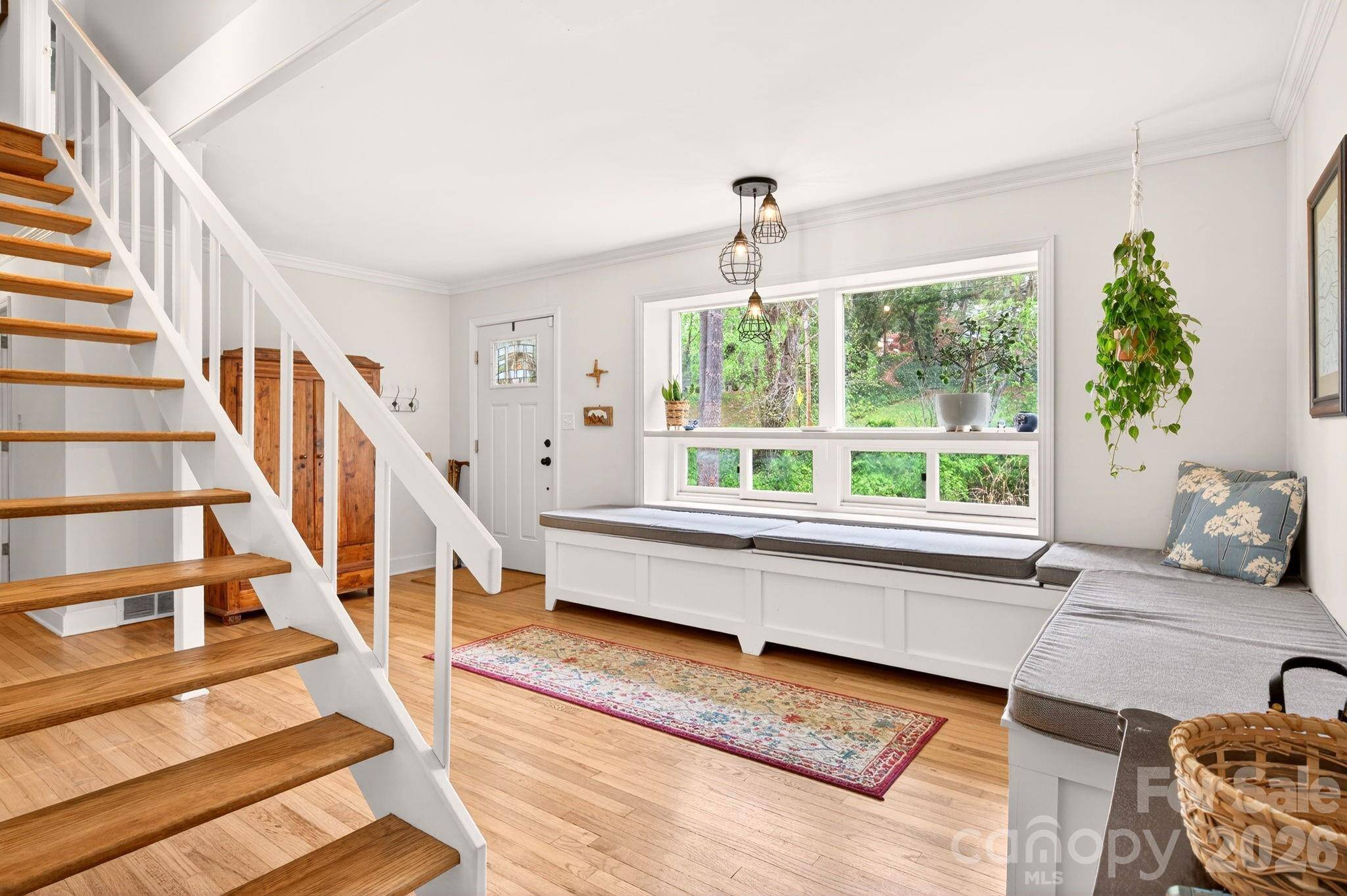 3 Ellenwood DR, Asheville, NC 28804